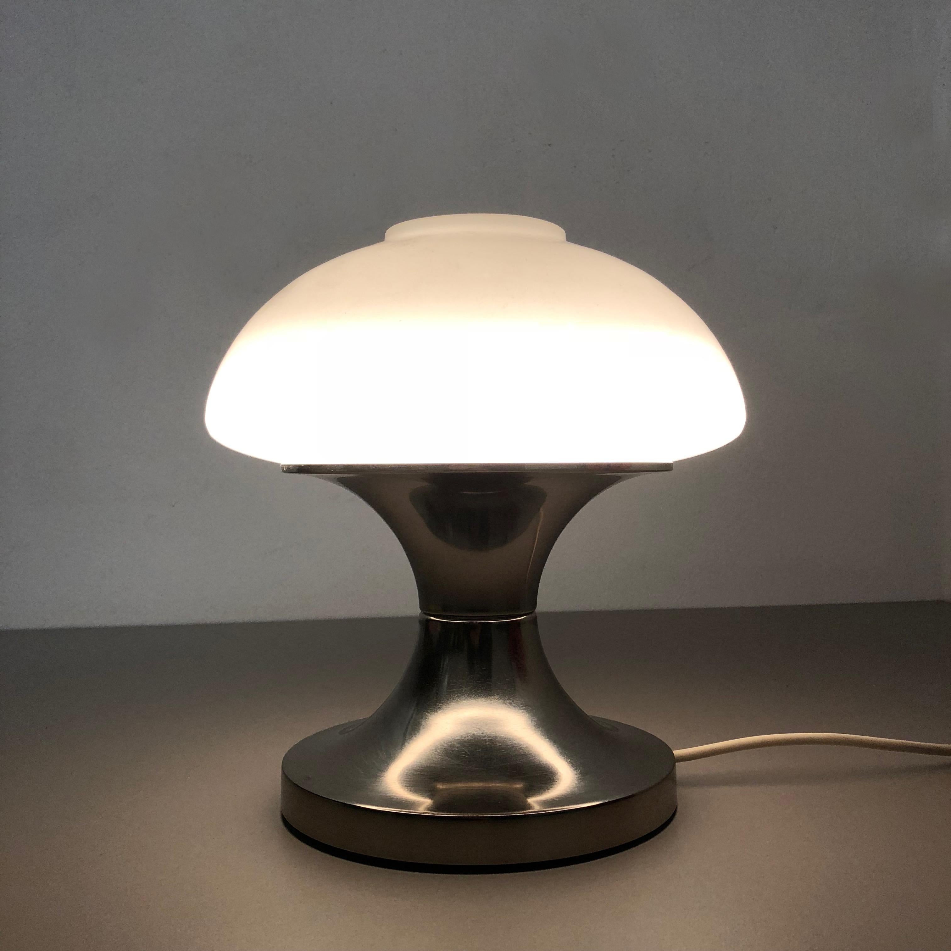 Original Modernist Mushroom Sputnik Table Light with Opal Shade, Italy, 1970s For Sale 8