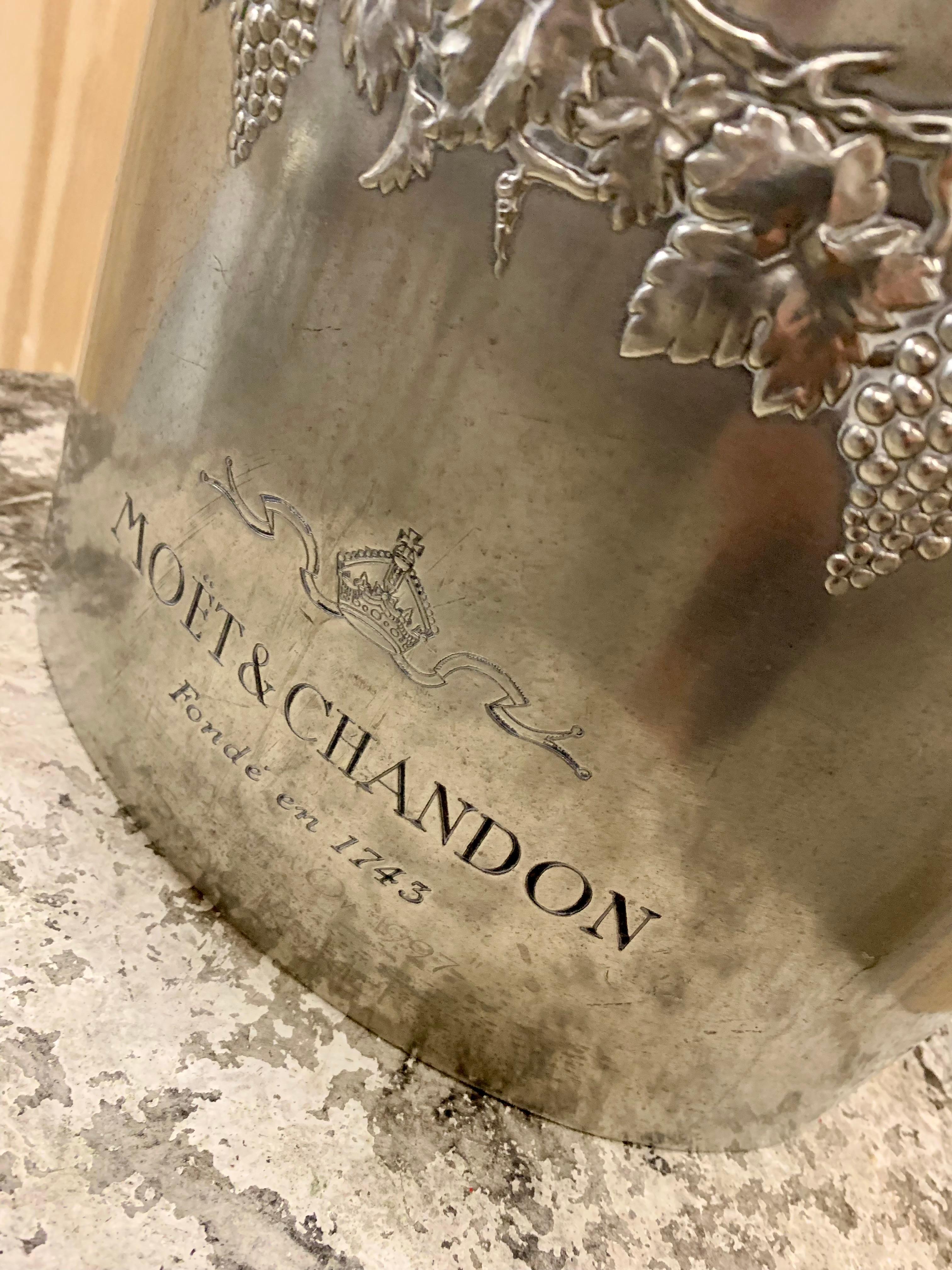 Glacière à champagne originale en fer blanc Möet & Chandon en vente 1