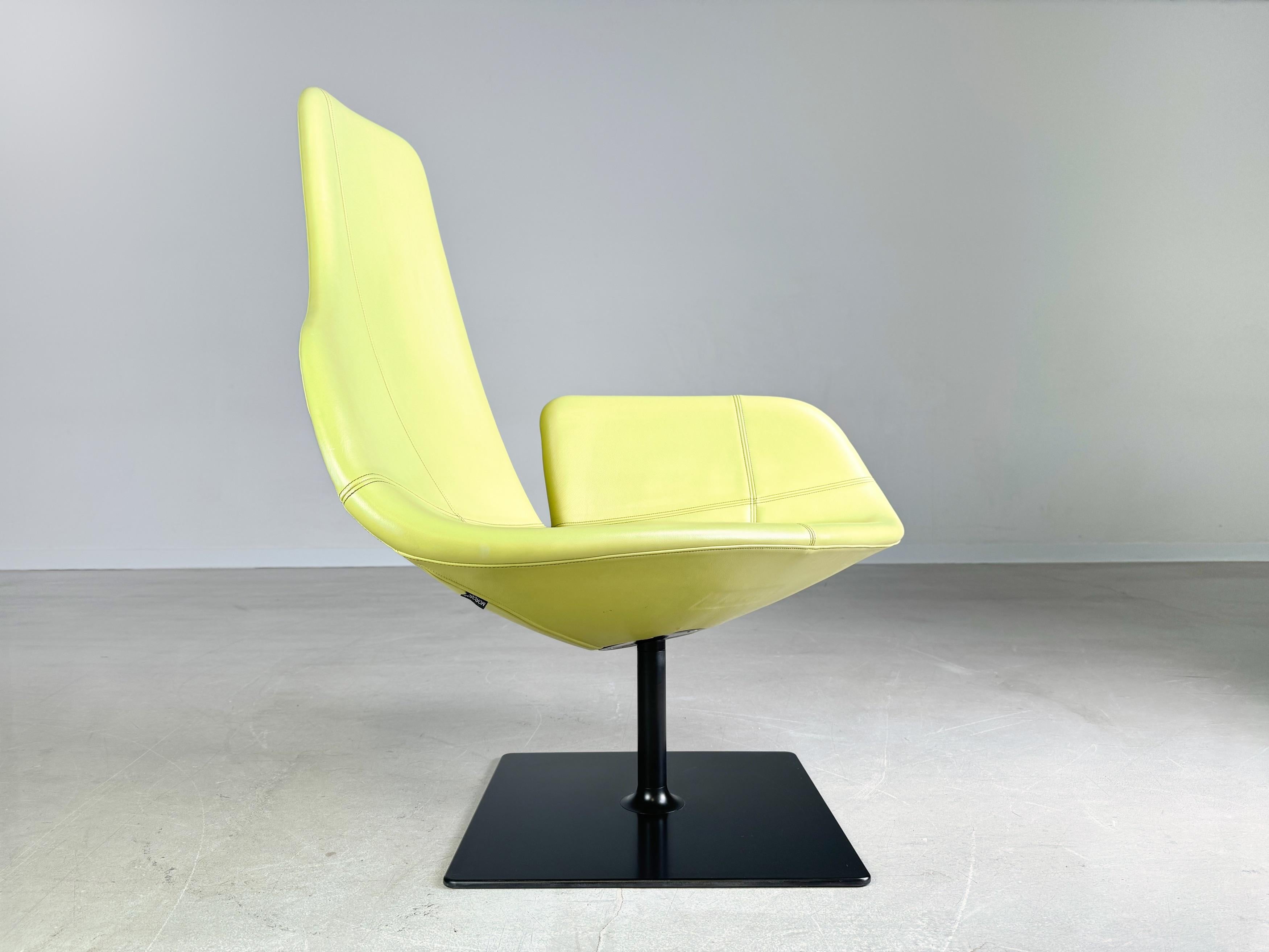 We are offering a beautiful green swivel chair/armchair from Moroso for sale. The design is by Patricia Urquiola and is characterized by its unique shape and high seating comfort. The swivel seat shell gives the armchair a wide range of possible