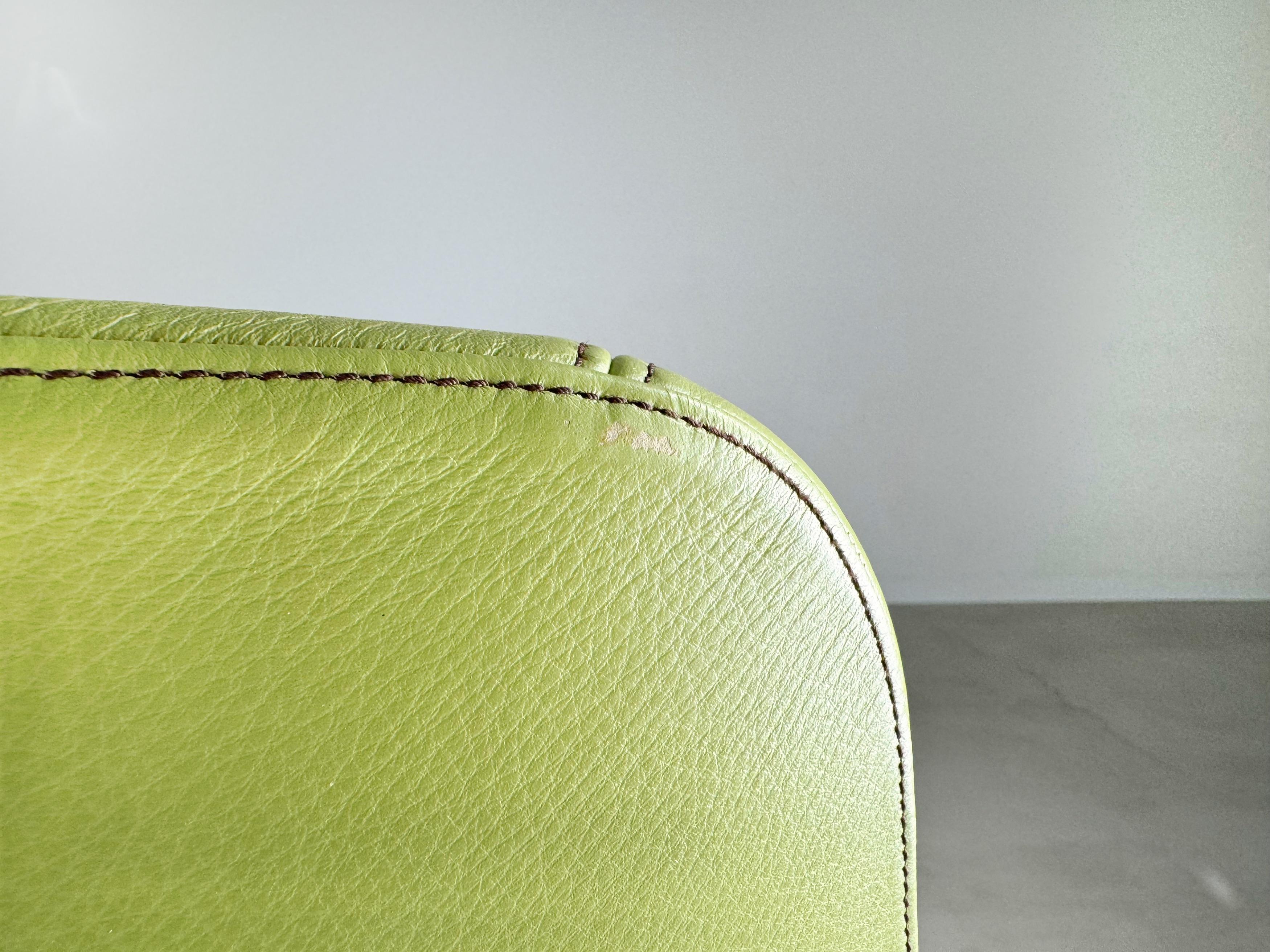 Original Moroso armchair leather green Patricia Urquiola swivel For Sale 2