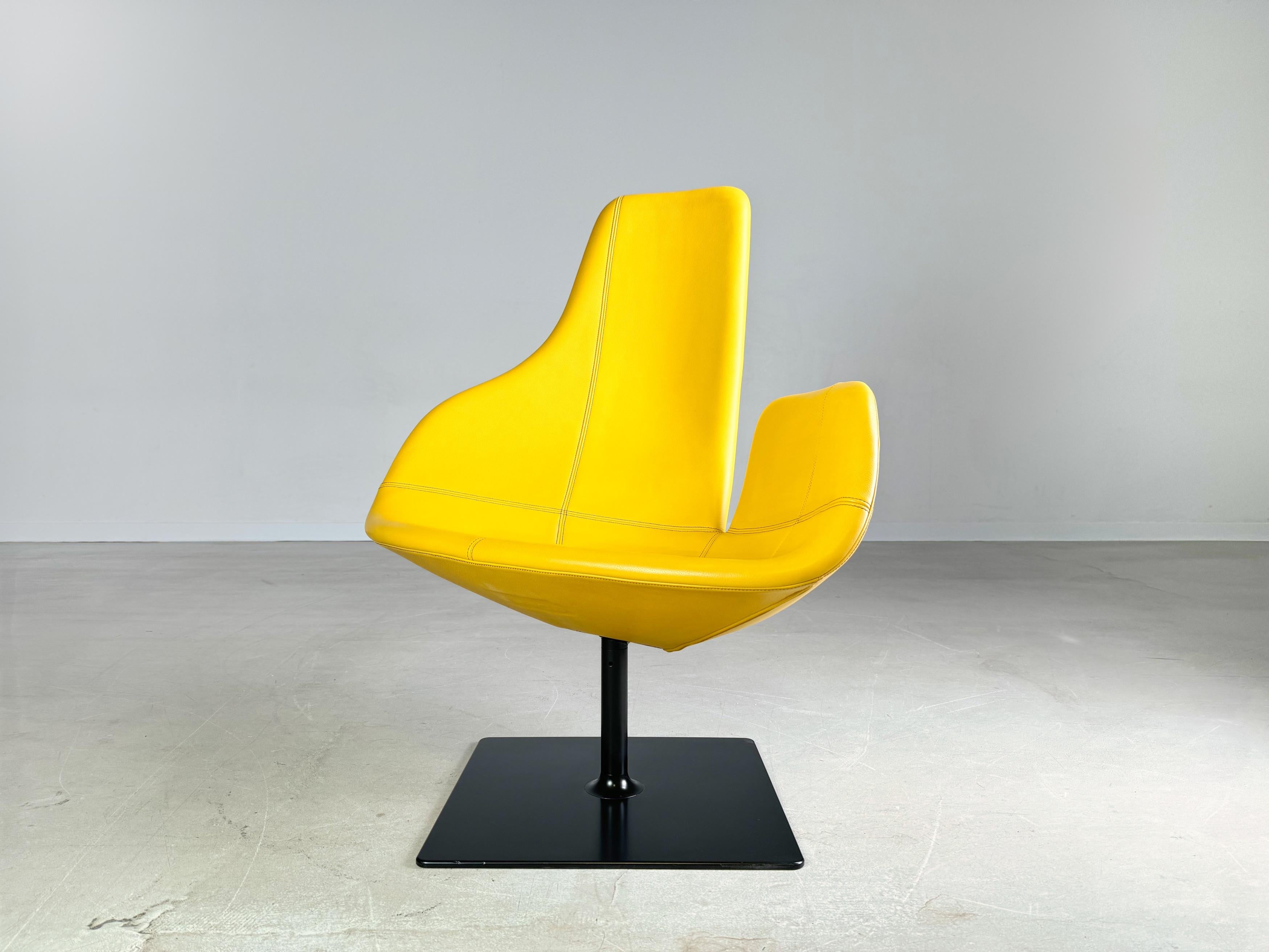 Leather Original Moroso armchair leather yellow Patricia Urquiola swivel For Sale