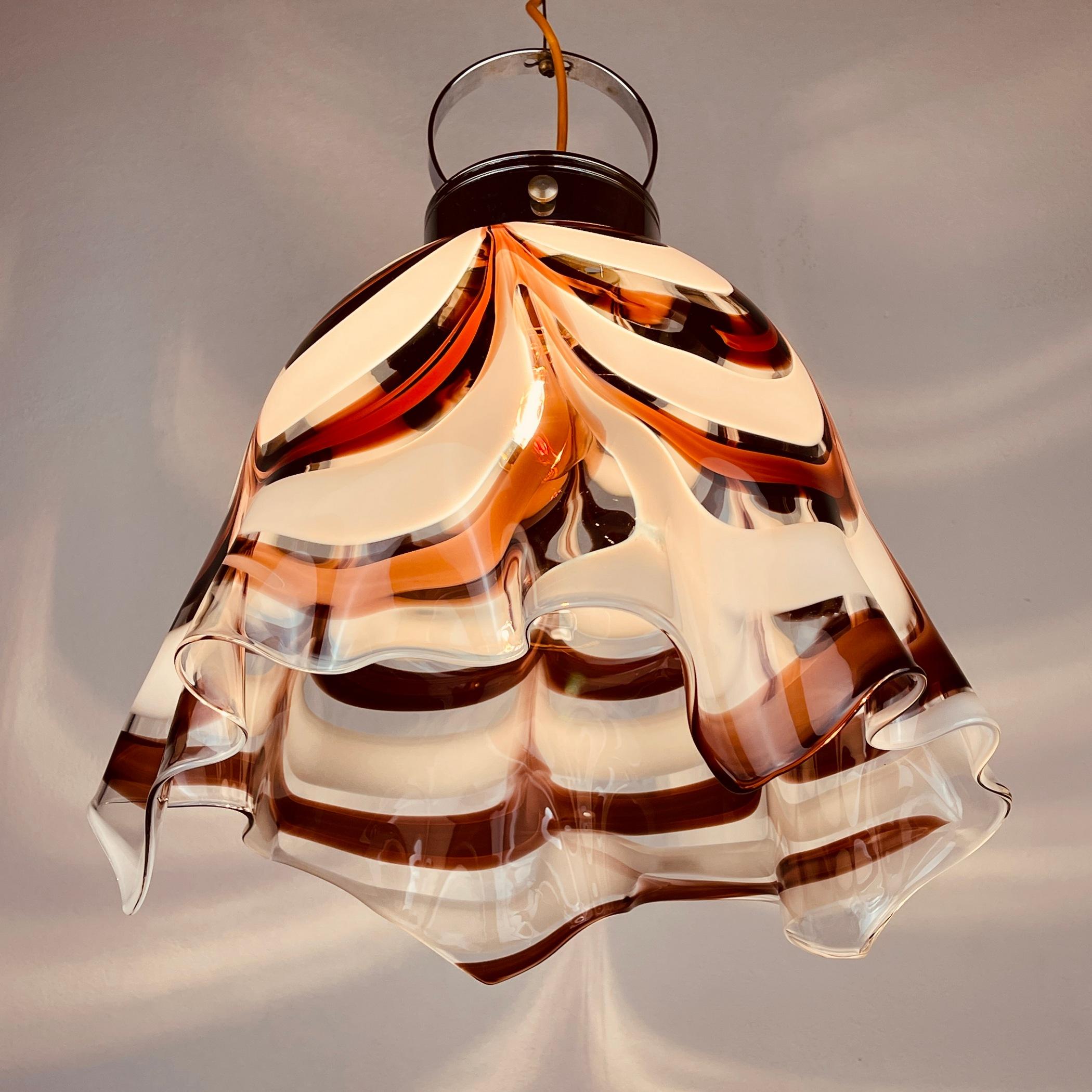 Lampe à suspension originale en verre de Murano marron Fazzoletto par AV Mazzega, Italie, 1970  en vente 7