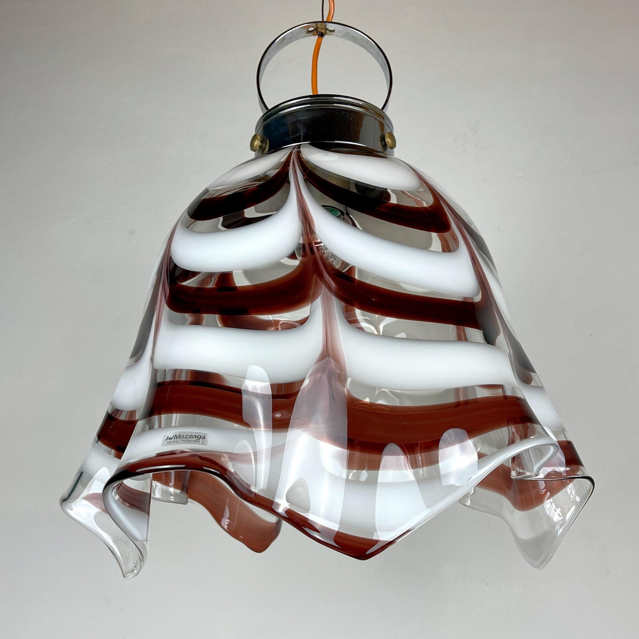 Original impressive Murano pendant lamp, produced by AV Mazzega in Italy, in the 1970s. The shade of this model, also known as 'Fazzoletto', resembles a large handkerchief. The shade is molded by hand. The lamp also displays some true Murano