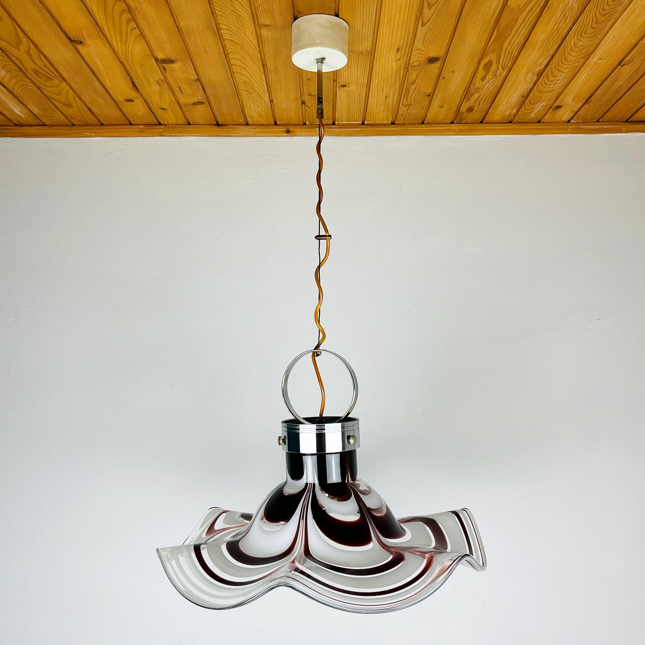 Lampe à suspension d'origine en verre de Murano marron Fleur par AV Mazzega, Italie, 1970 en vente 6