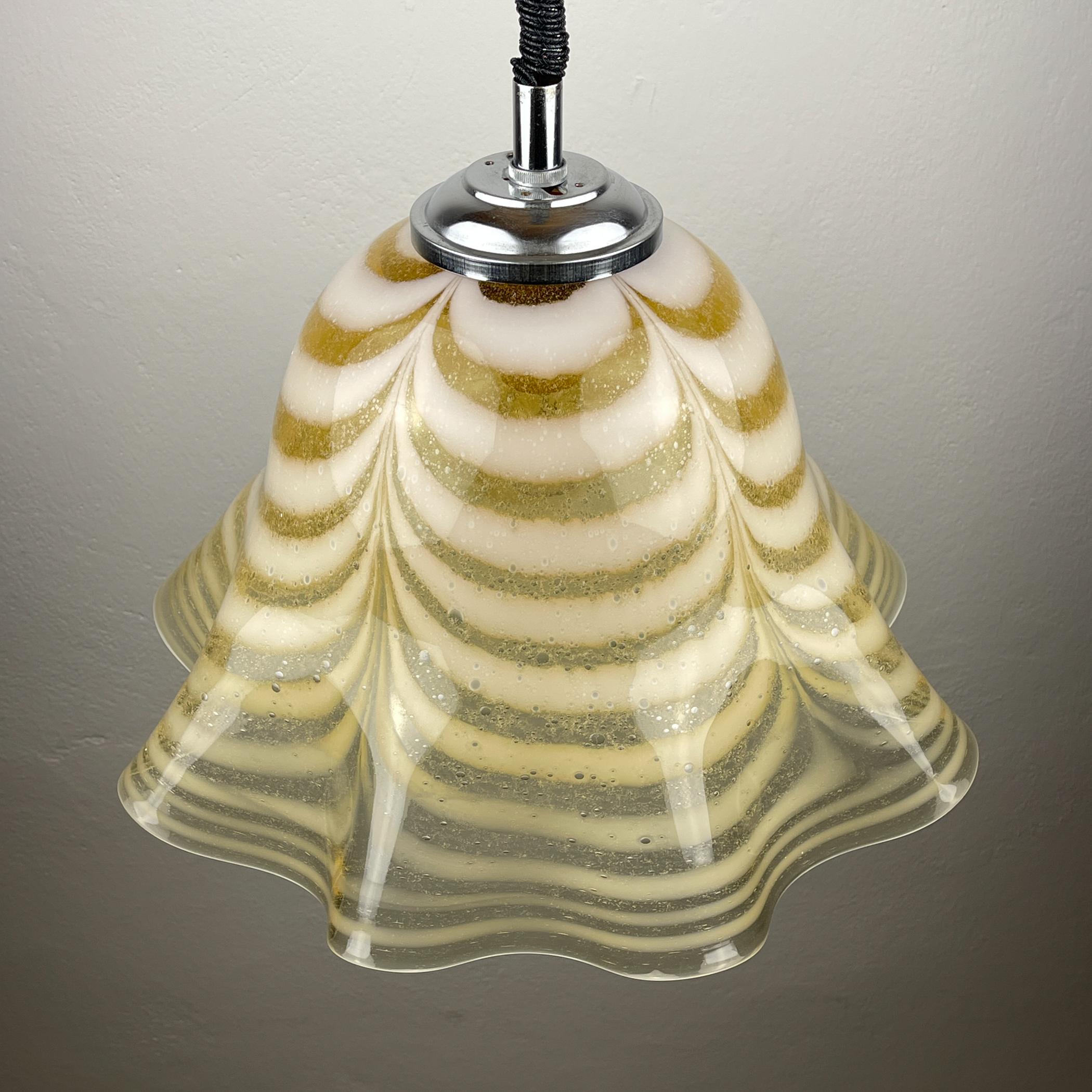 Original murano glass pendant lamp Fazzoletto, Italy, 1970s For Sale 1