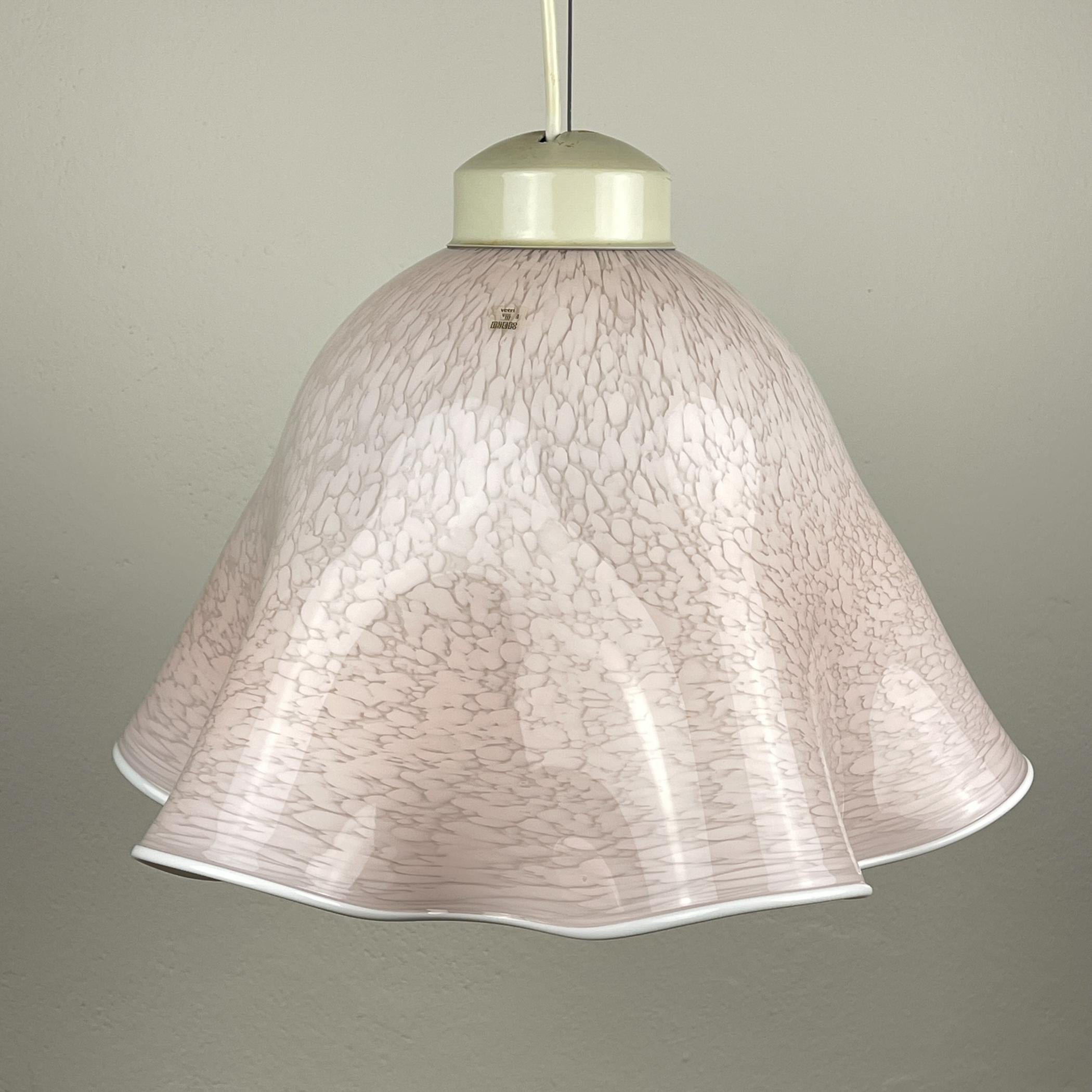 The beautiful Murano glass chandelier Fazzoletto 