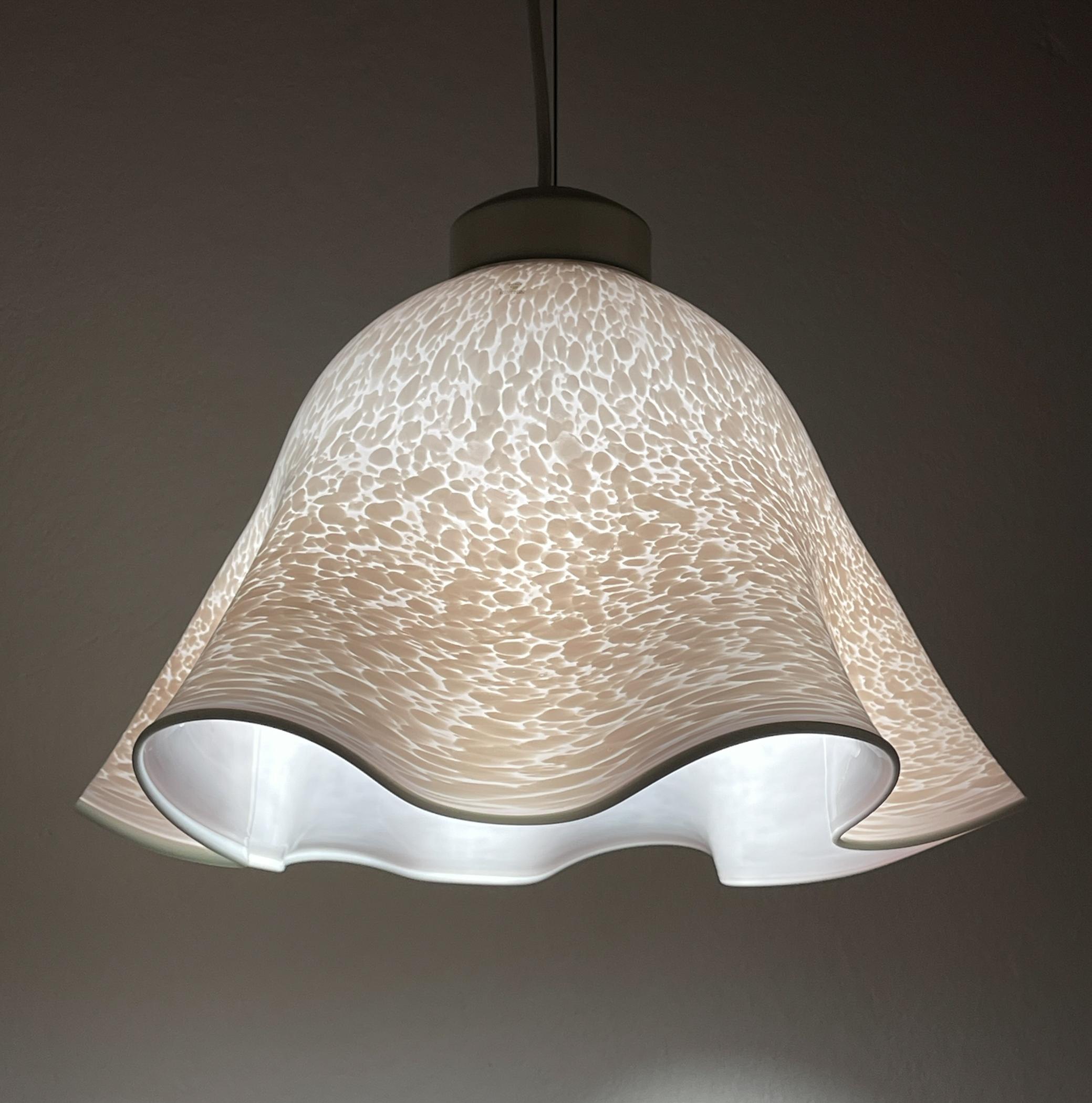 Original Murano glass pendant lamp Fazzoletto Vetri Murano 004, Italy, 1970s In Good Condition In Miklavž Pri Taboru, SI