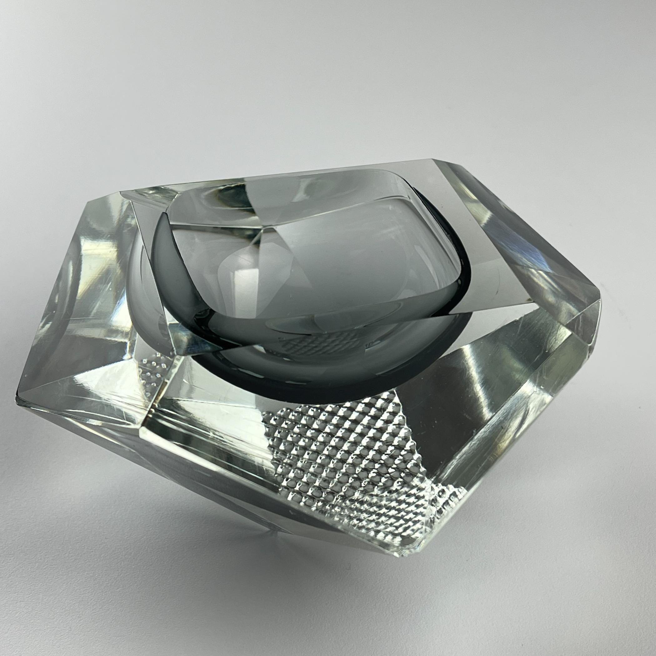 Mid-Century moderno Posacenere originale in Murano Glass Sommerso, Italia, anni '70 in vendita