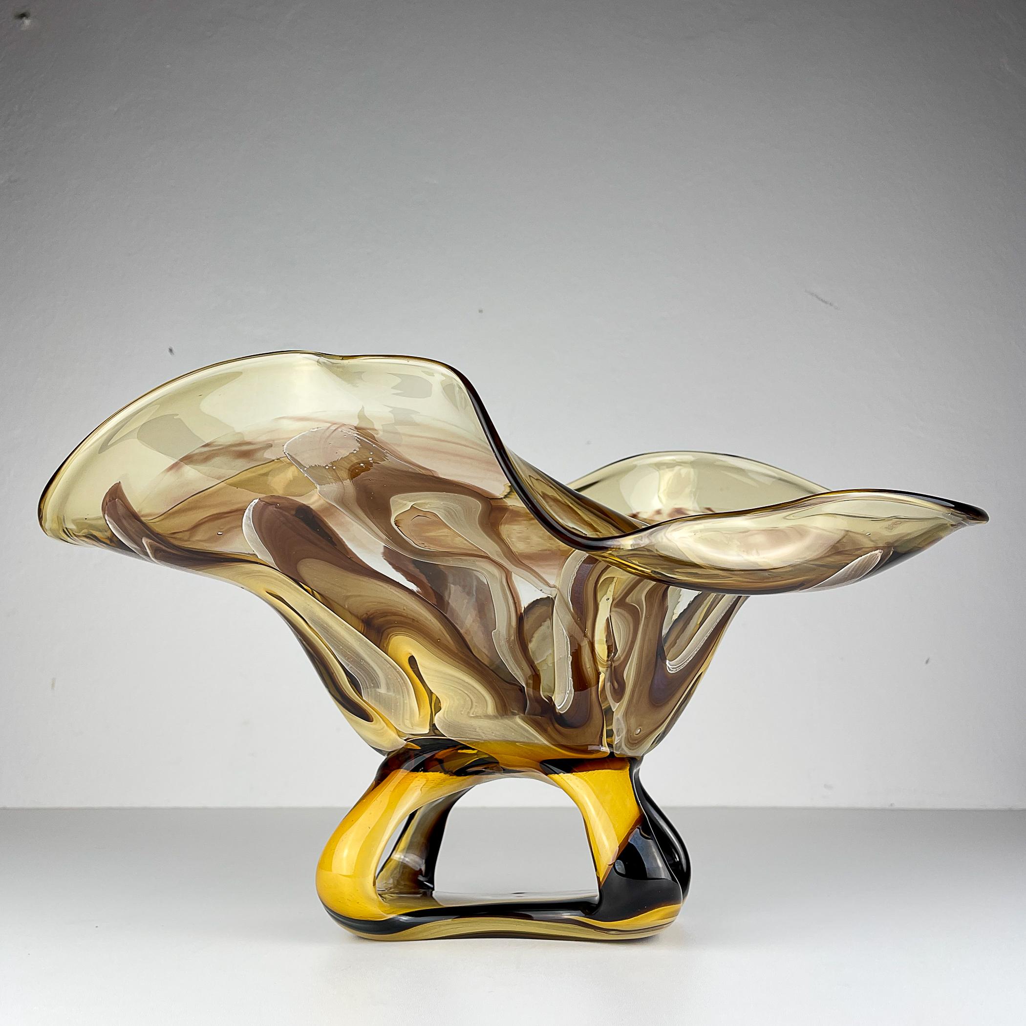 Original murano glass vase by Enrico Camozzo for Artigianato Muranese made in Italy in the 1990s. The Artigianato Muranese company was born 60 years ago.

The beautiful vase has the original manufacturer's label “Vetro Artistico di Murano” brand
