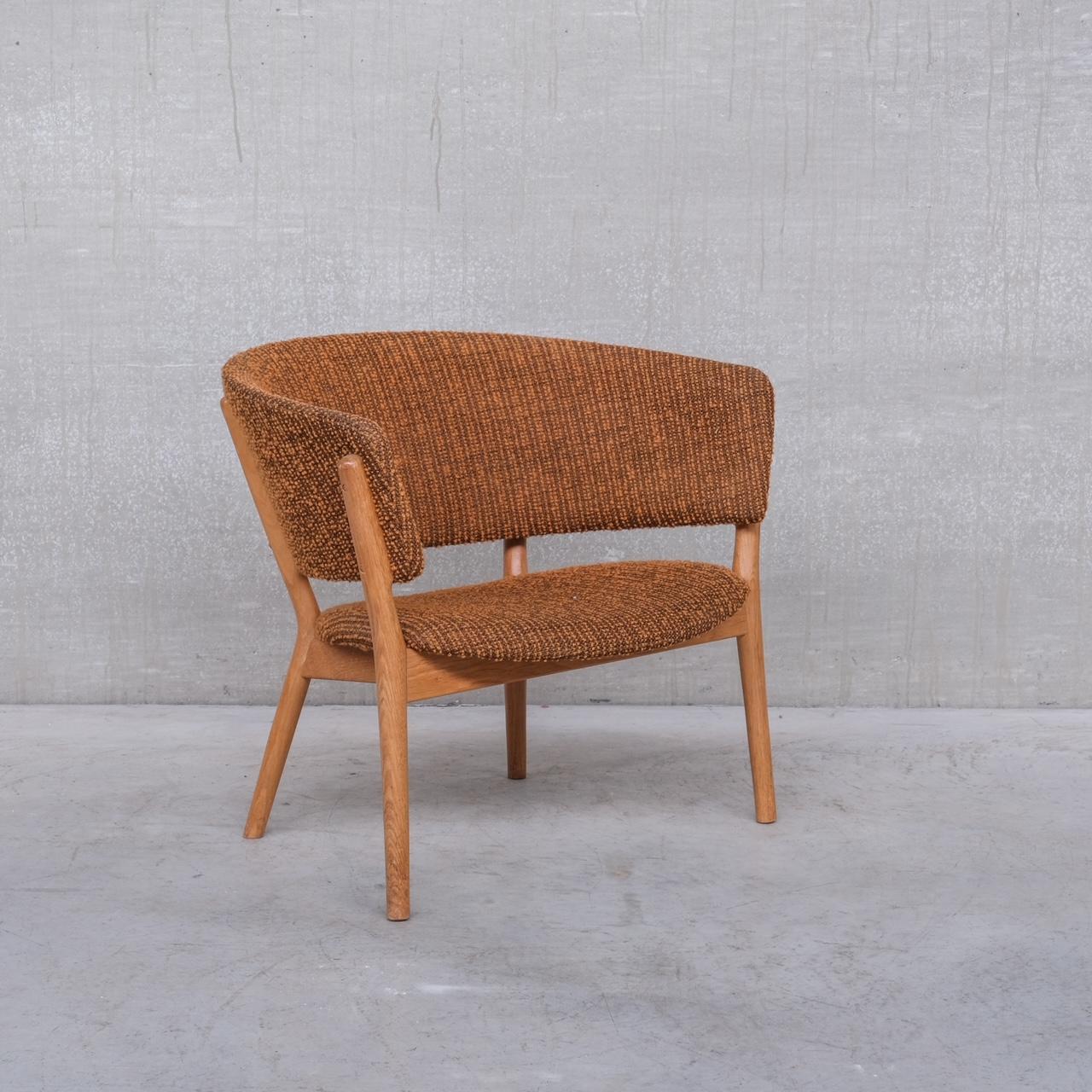 Fauteuils au style sauvage de Nanna Ditzel. 

Modèle ND83. 

Conçu par Ditzel en 1952, fabriqué par Søren Willadsen, Danemark

Danemark, années 1950. 

Une chaise longue très ouverte, très confortable et un classique du design.

Le tissu