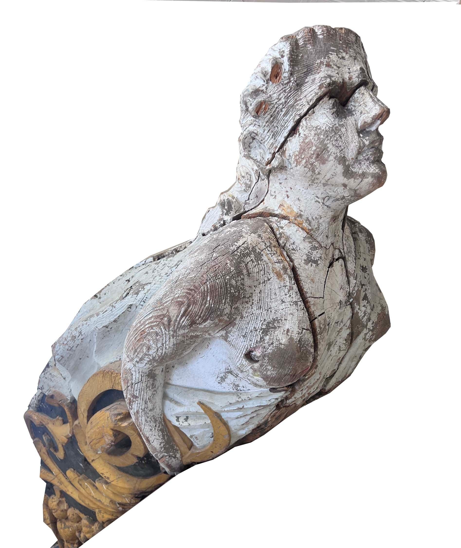 Français Figure de proue originale d'un mât de bateau en vente