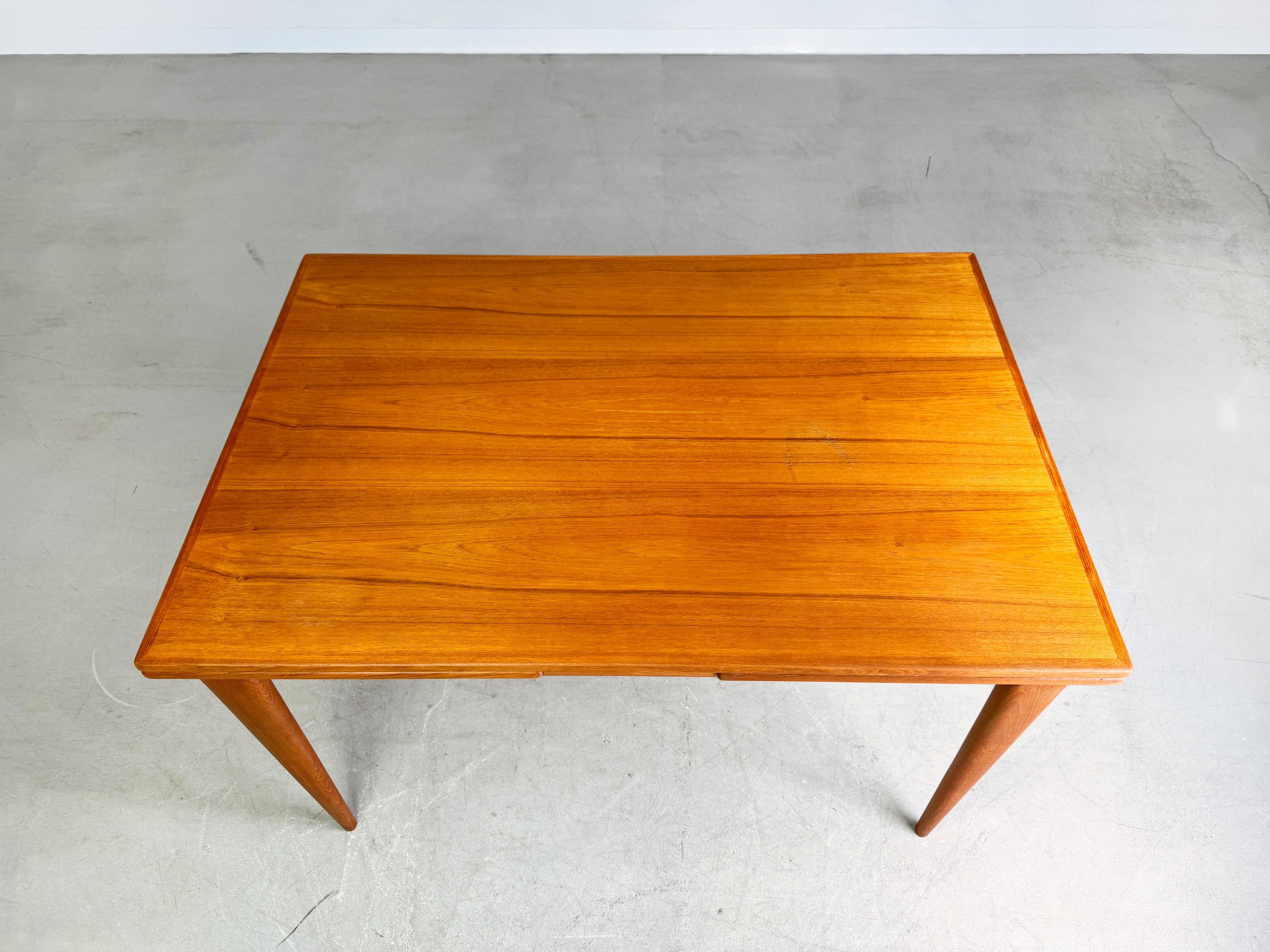 Danois Original Niels O Moller Midcentury Esstisch J.L. Møllers Møbelfabrik ausziehbar en vente