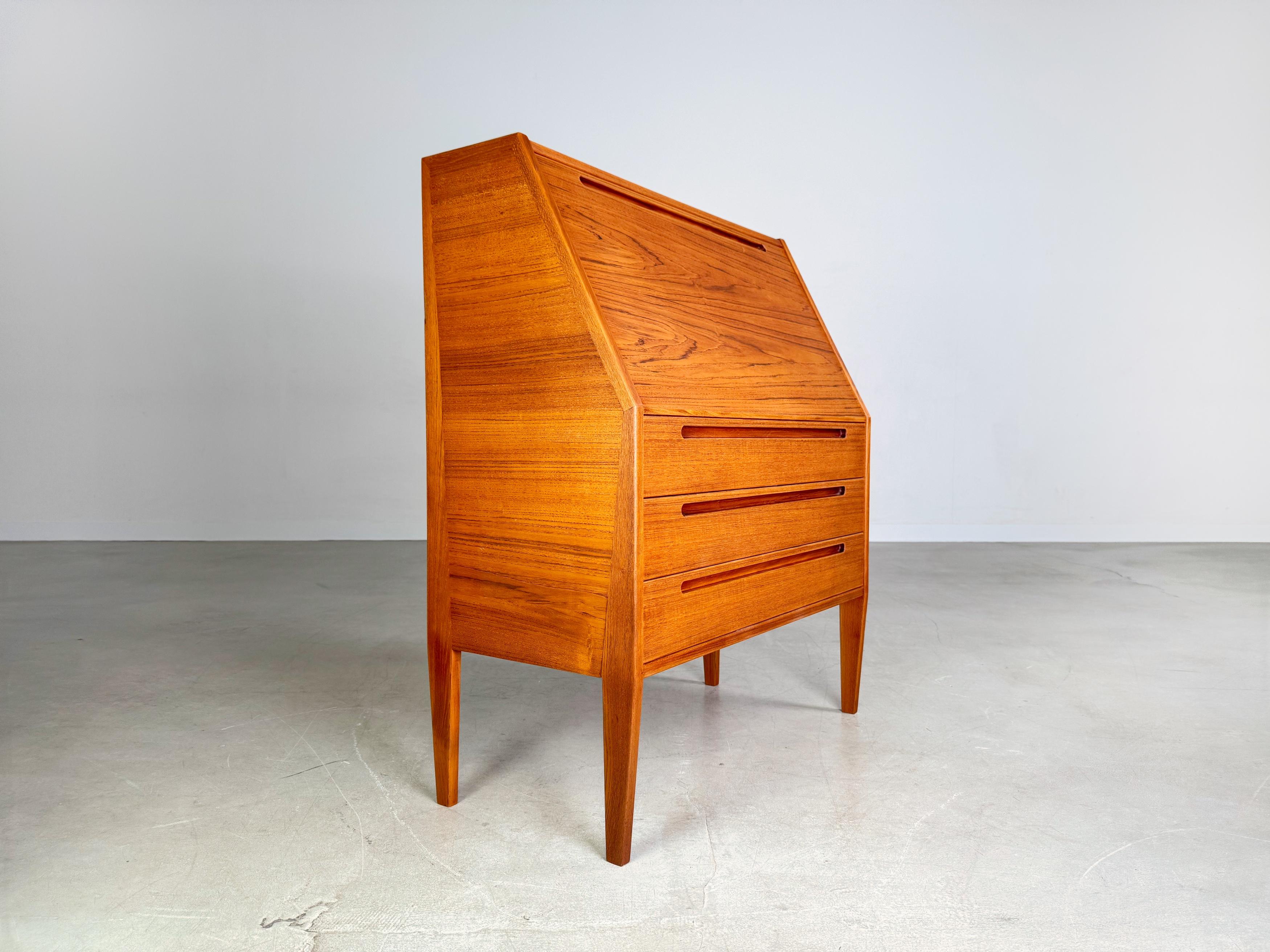 Original Nils Jonsson Sekretär AM Mobler Midcentury Teck danish en vente 1
