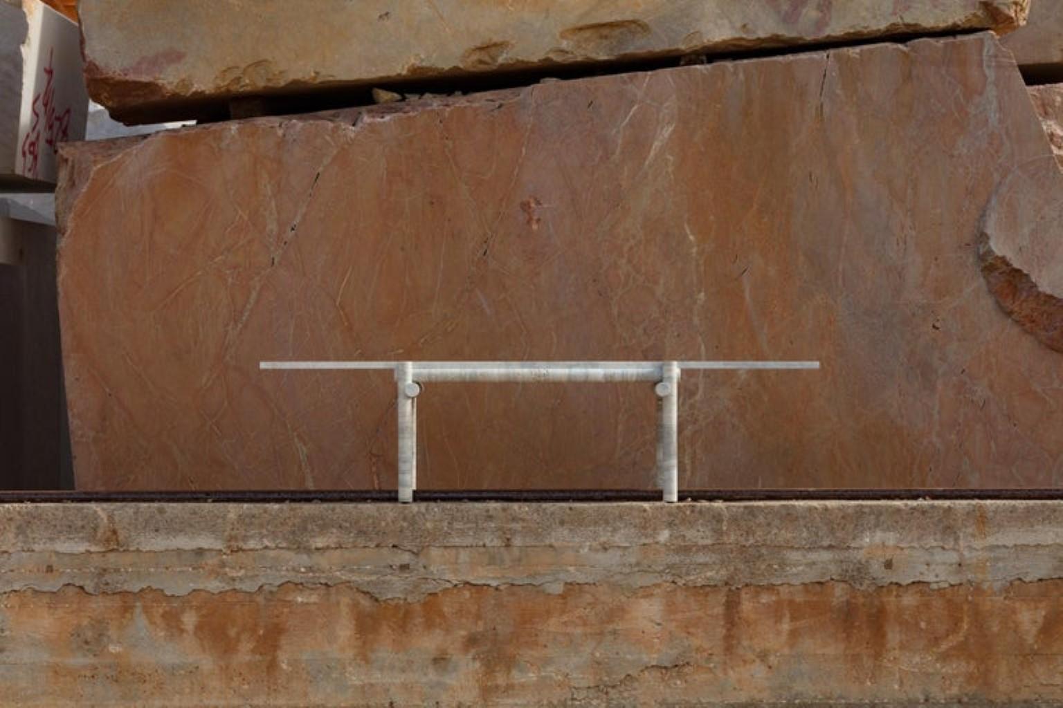 XXIe siècle et contemporain Table basse originale en travertin de l'océan par Clément Brazille en vente