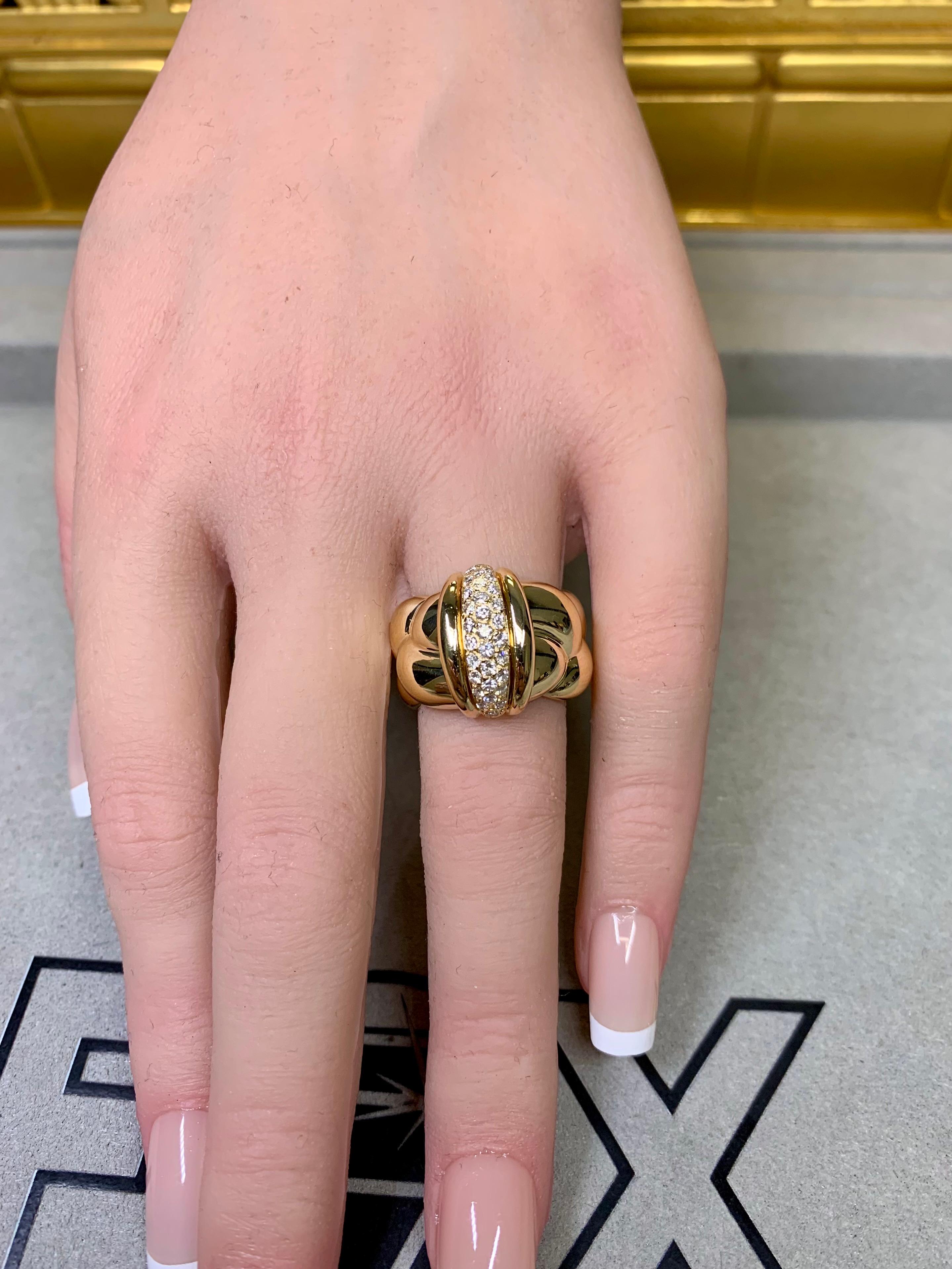 Original O.J. Perrin Französisch 18K Gold Diamant Pave breite Seil Ring signiert im Angebot 5