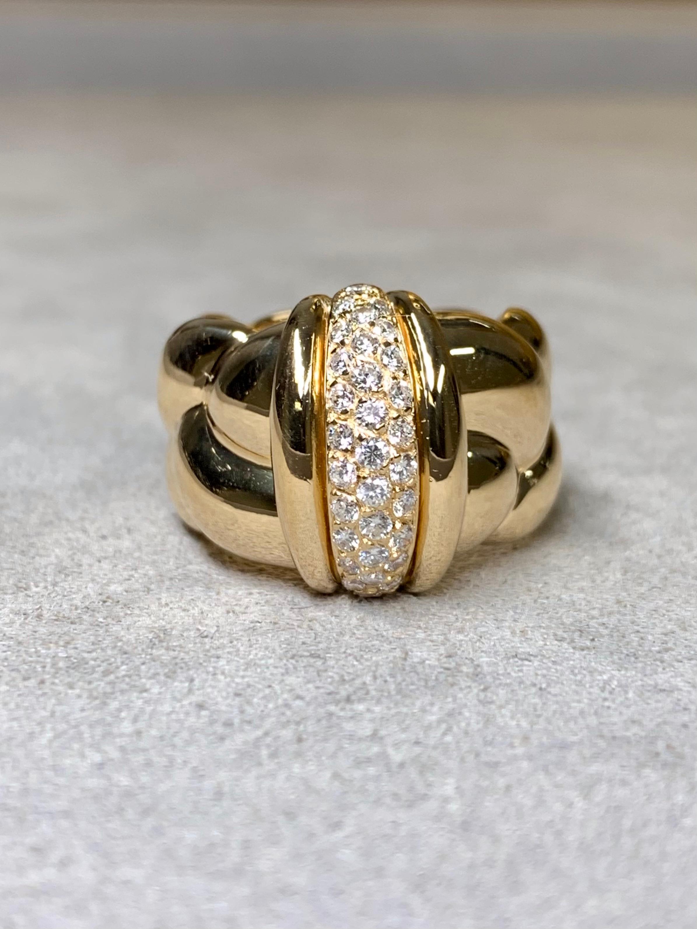 Original O.J. Perrin Französisch 18K Gold Diamant Pave breite Seil Ring signiert (Rundschliff) im Angebot