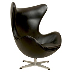 Original old base Arne Jacobsen Egg Chair with new leather