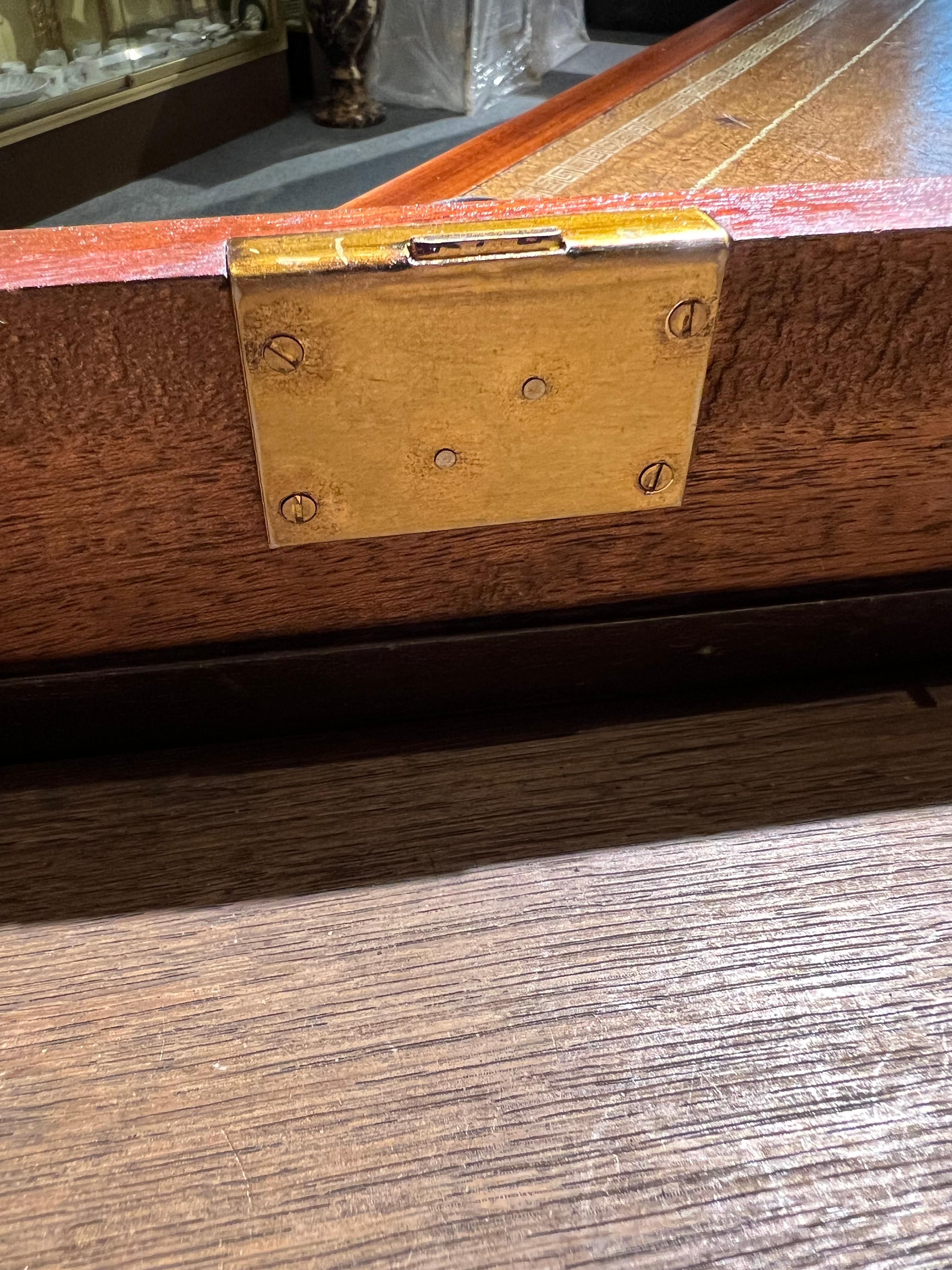 Originaler alter englischer Mahagoni-Schreibtisch / Schreibtisch im Angebot 8