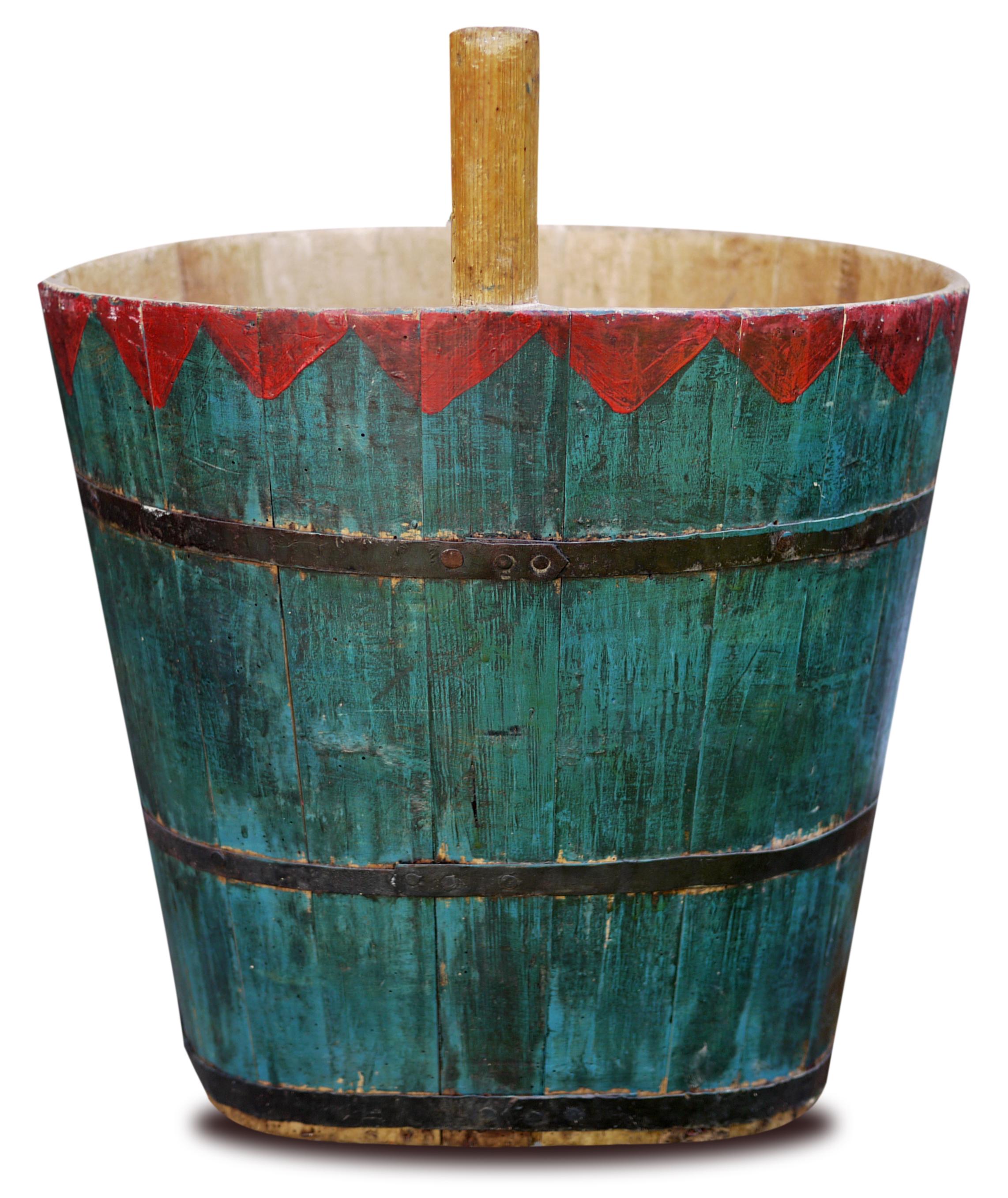 Original old painted alpine storage basket, hand decorated

Measures: Height 48 cm – Base diameter 39 cm – Top diameter 50 cm

Hand painted antique Tyrolean wooden tub. Entirely painted in a beautiful teal blue, on the edge it is decorated with