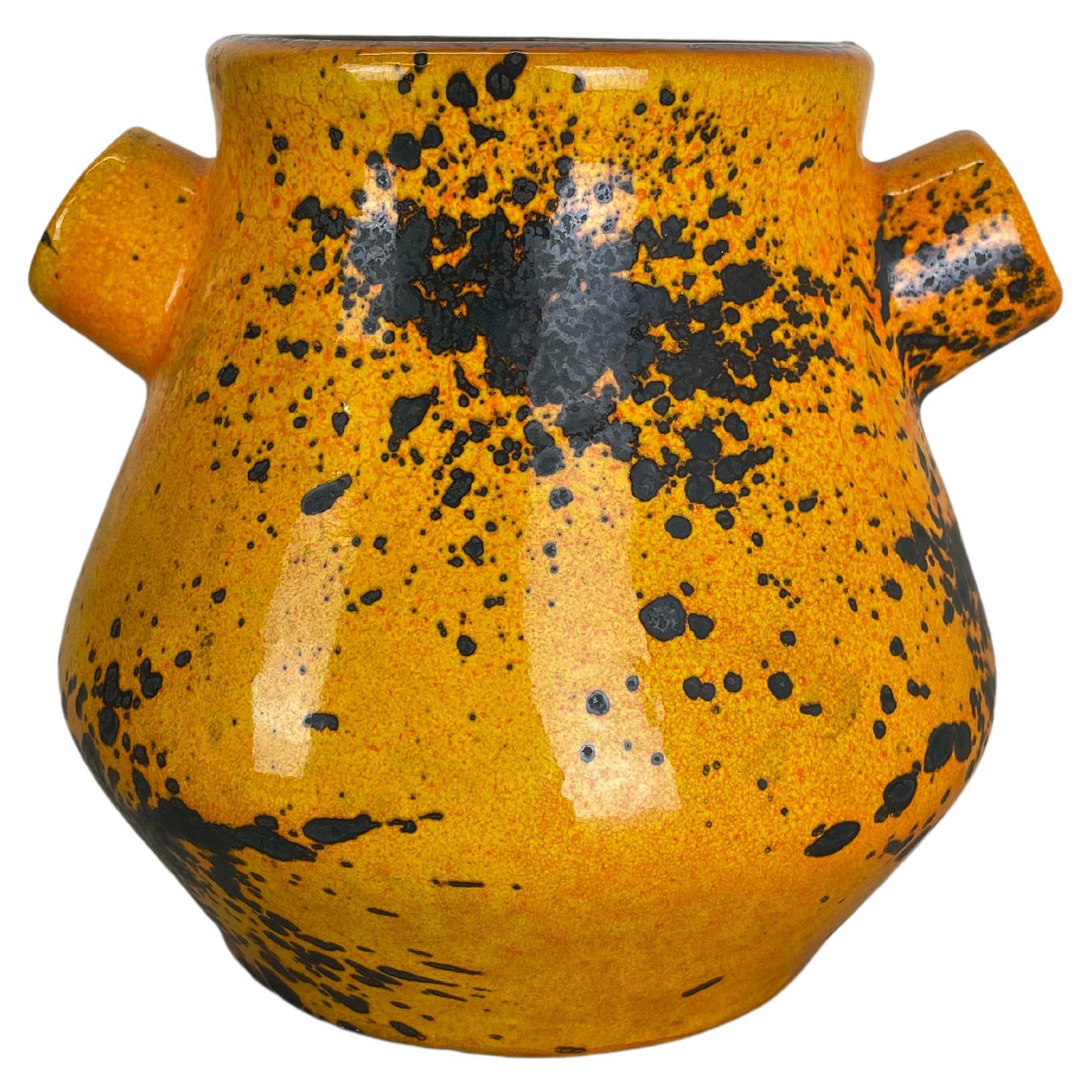 Originale orangefarbene Studio-Keramik-Vase von Marei Ceramics, Deutschland 1970er Jahre im Angebot