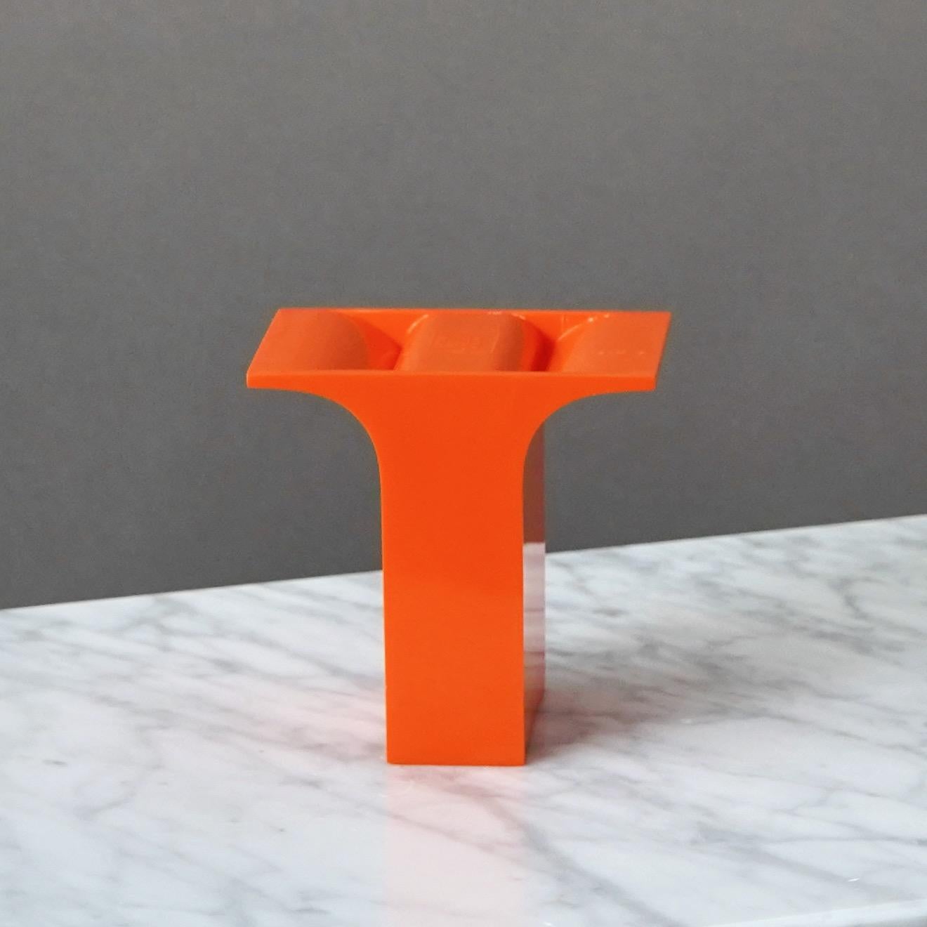 Original Orange 'Lampedusa' Vase by Enzo Mari for Danese Milano. Italy, 1960s For Sale 1