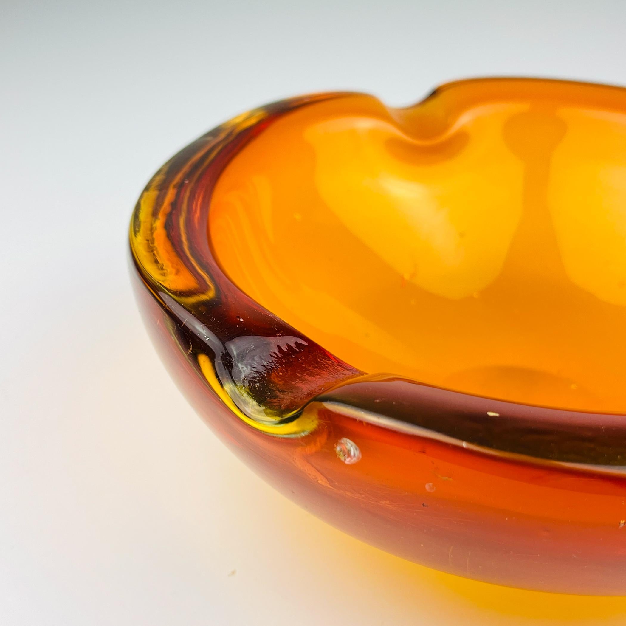 Original orange murano glass ashtray, Italy, 1970s In Good Condition For Sale In Miklavž Pri Taboru, SI
