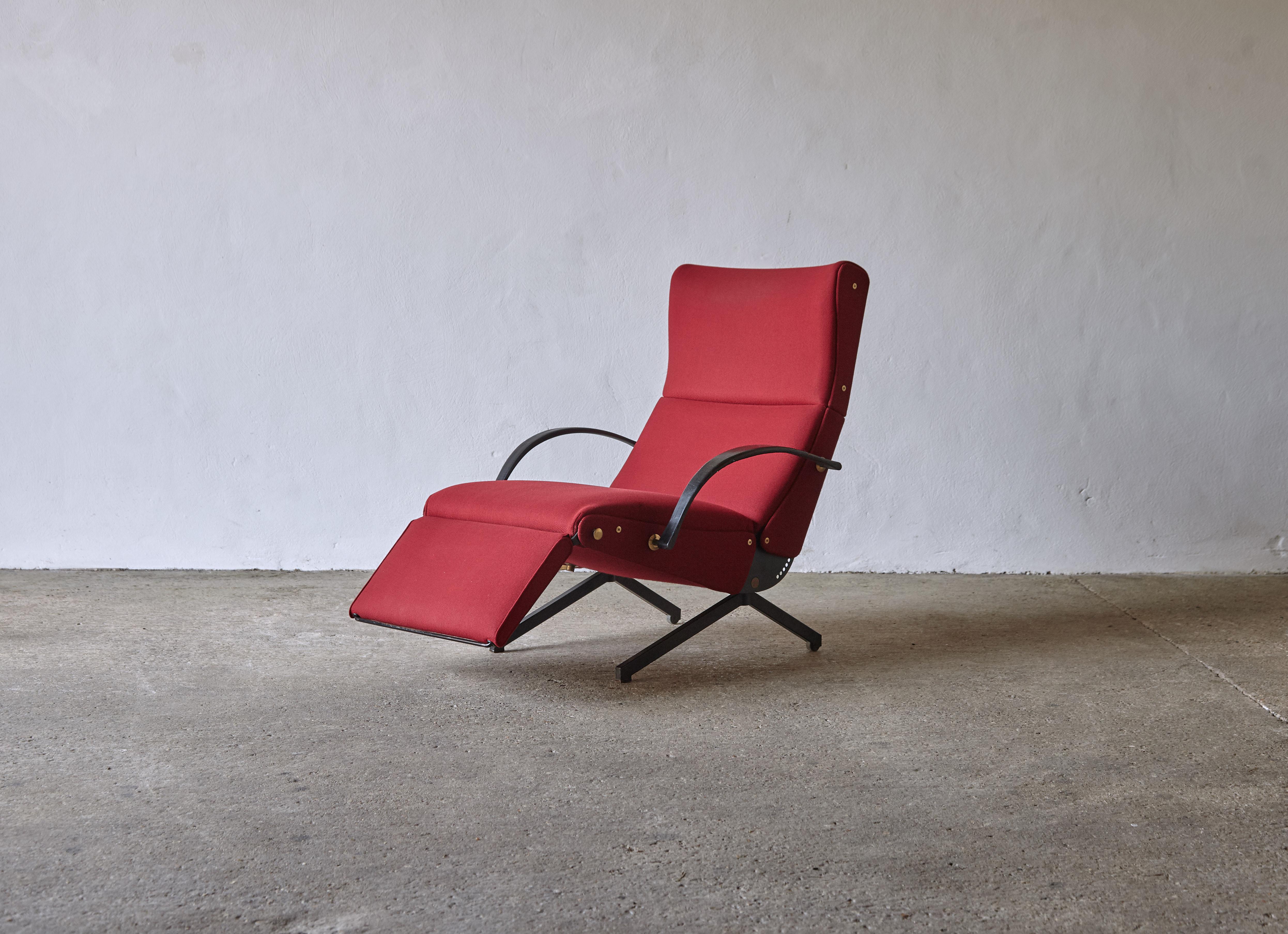 An original Osvaldo Borsani P40 Reclining Chair, Tecno, Italy, 1950s. All hardware in working order. Reclines and adjusts into a huge array of positions. Original fabric with a couple of very minor marks and one very small bit of damage (see final