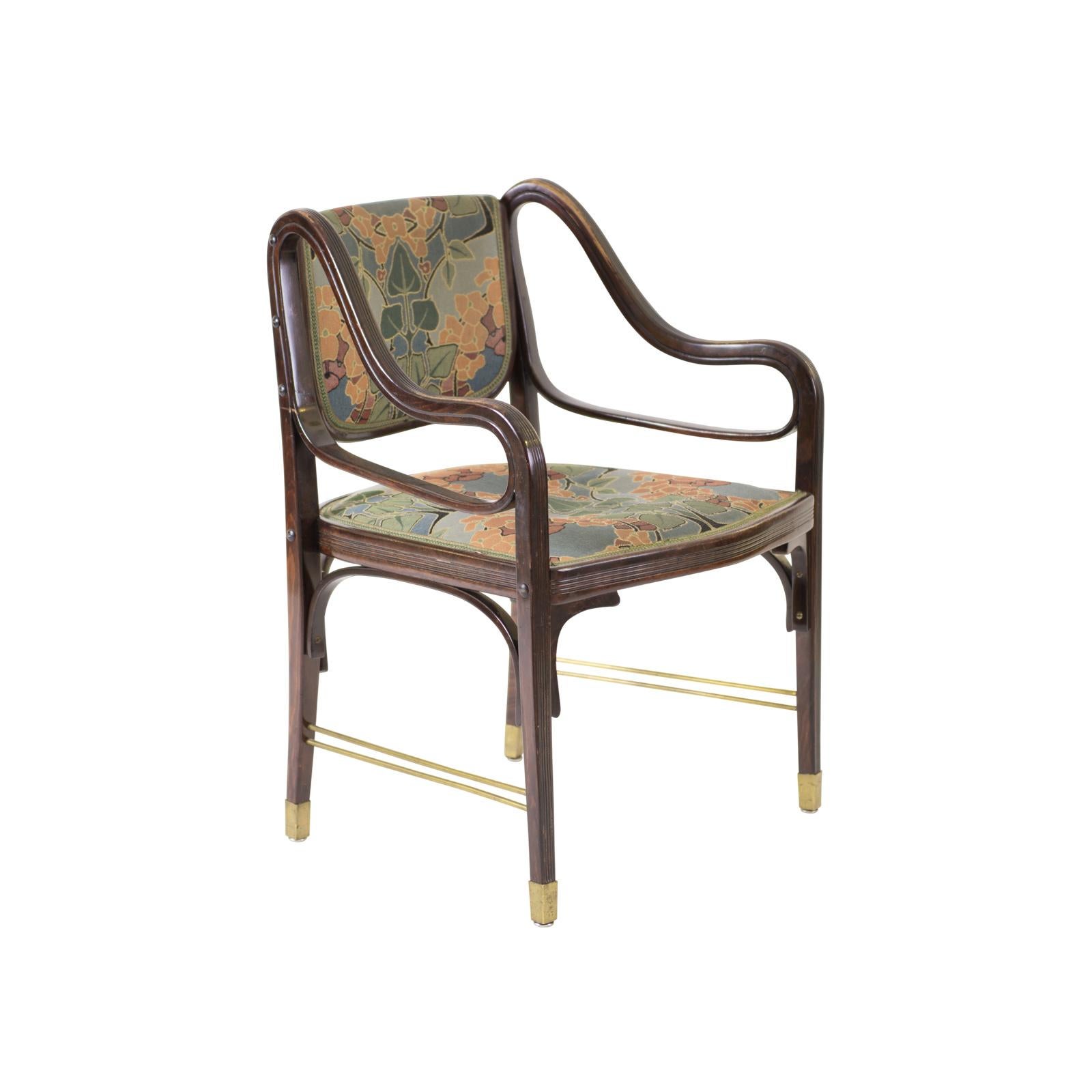 As pioneer and master of the Modern, Otto Wagner seized the then rather new technique of bending wood for his furniture designs.
Occasionally These furniture are attributed to Koloman Moser as well.
The design of this Ensemble dated back in 1901.