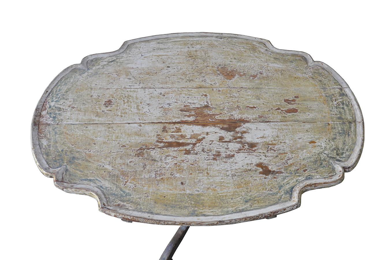 Original Paint 18th Century Swedish Rococo Tilt-Top Table In Good Condition In Tetbury, Gloucestershire