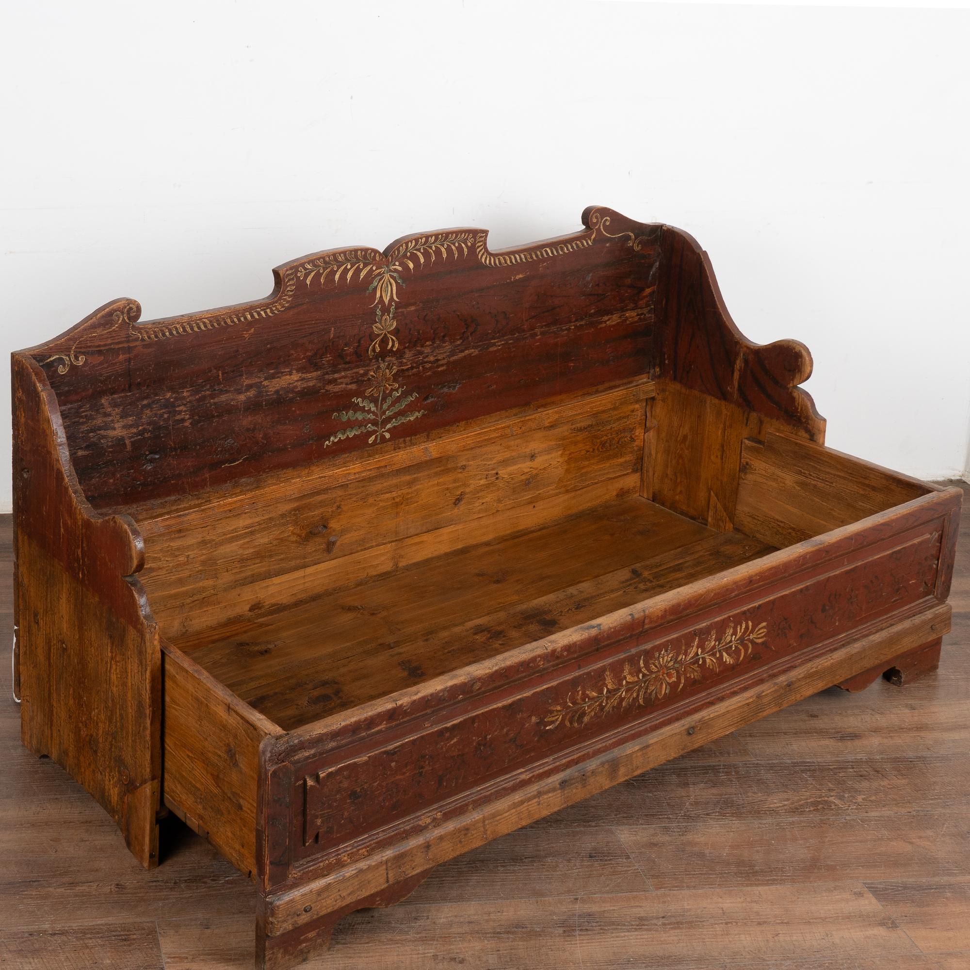 Banco original pintado con almacenaje, Suecia circa 1820-40 en venta 2