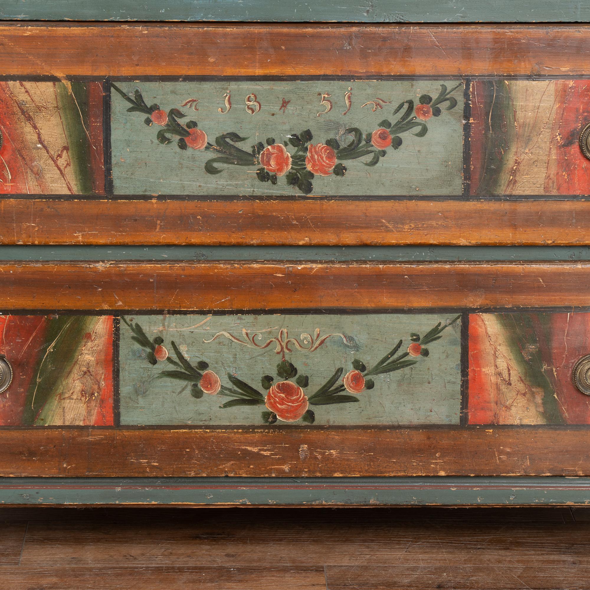 Original bemalte Deckentruhe mit zwei Schubladen, Ungarn, datiert 1851 im Angebot 3