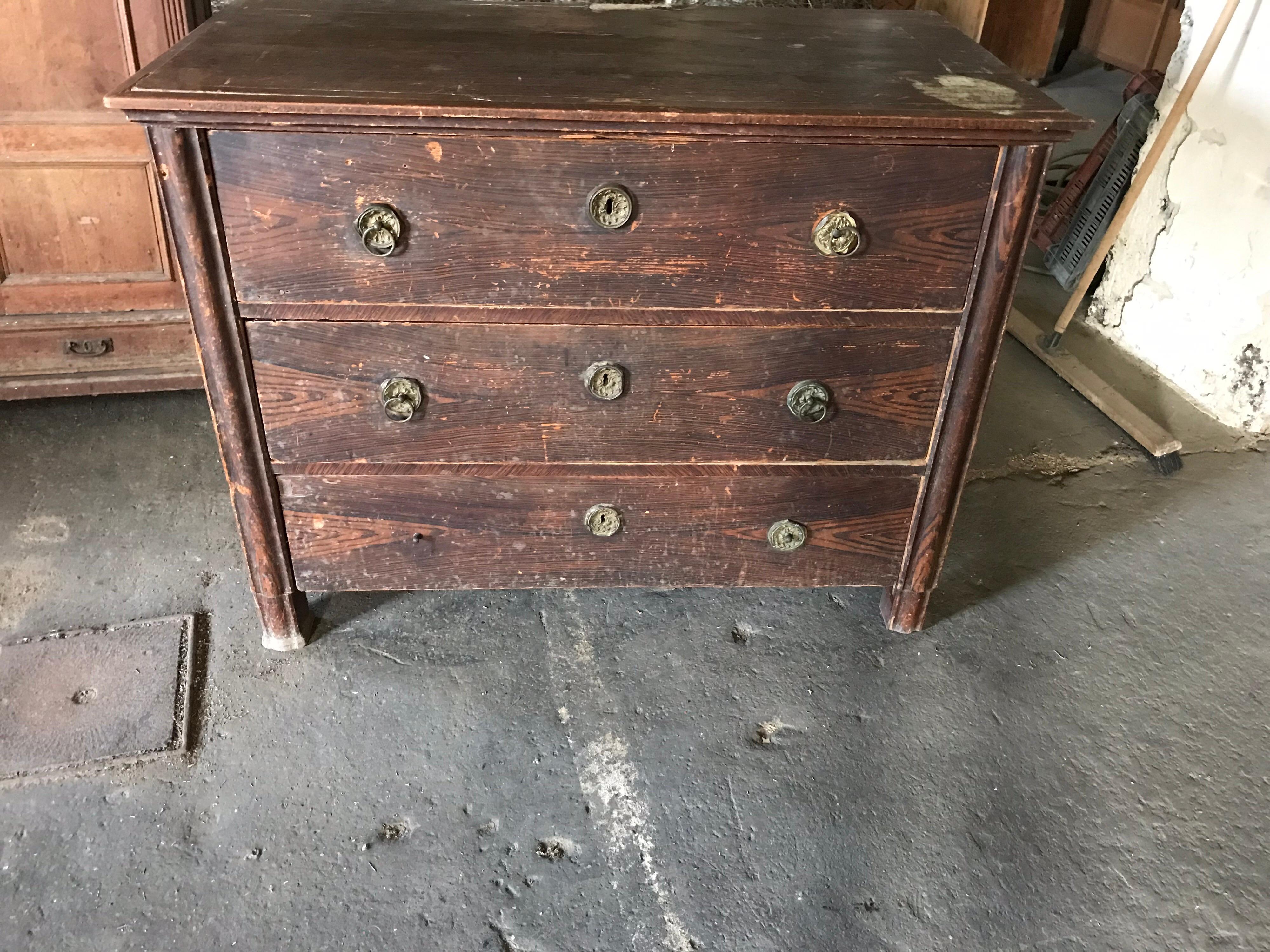 Original Painted Chest of Drawers from Hungary In Good Condition For Sale In Lábatlan, HU