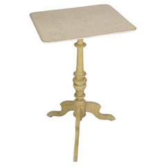 Tavolino a colonna originale dipinto nei colori grigio e giallastro del 1840