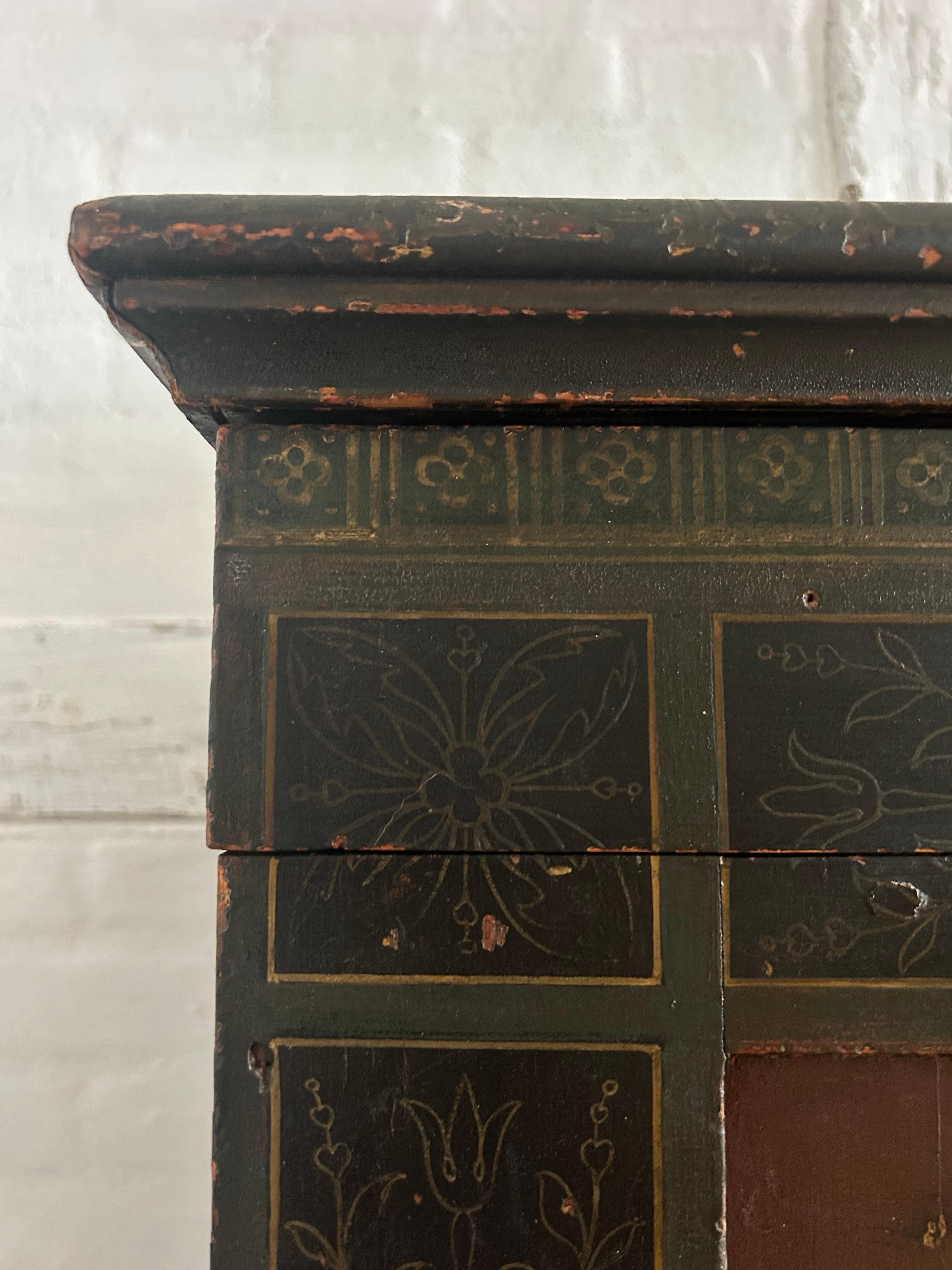 Faggio Armadio danese originale dipinto in stile pompeiano, Danimarca, anni '50 del XIX secolo in vendita