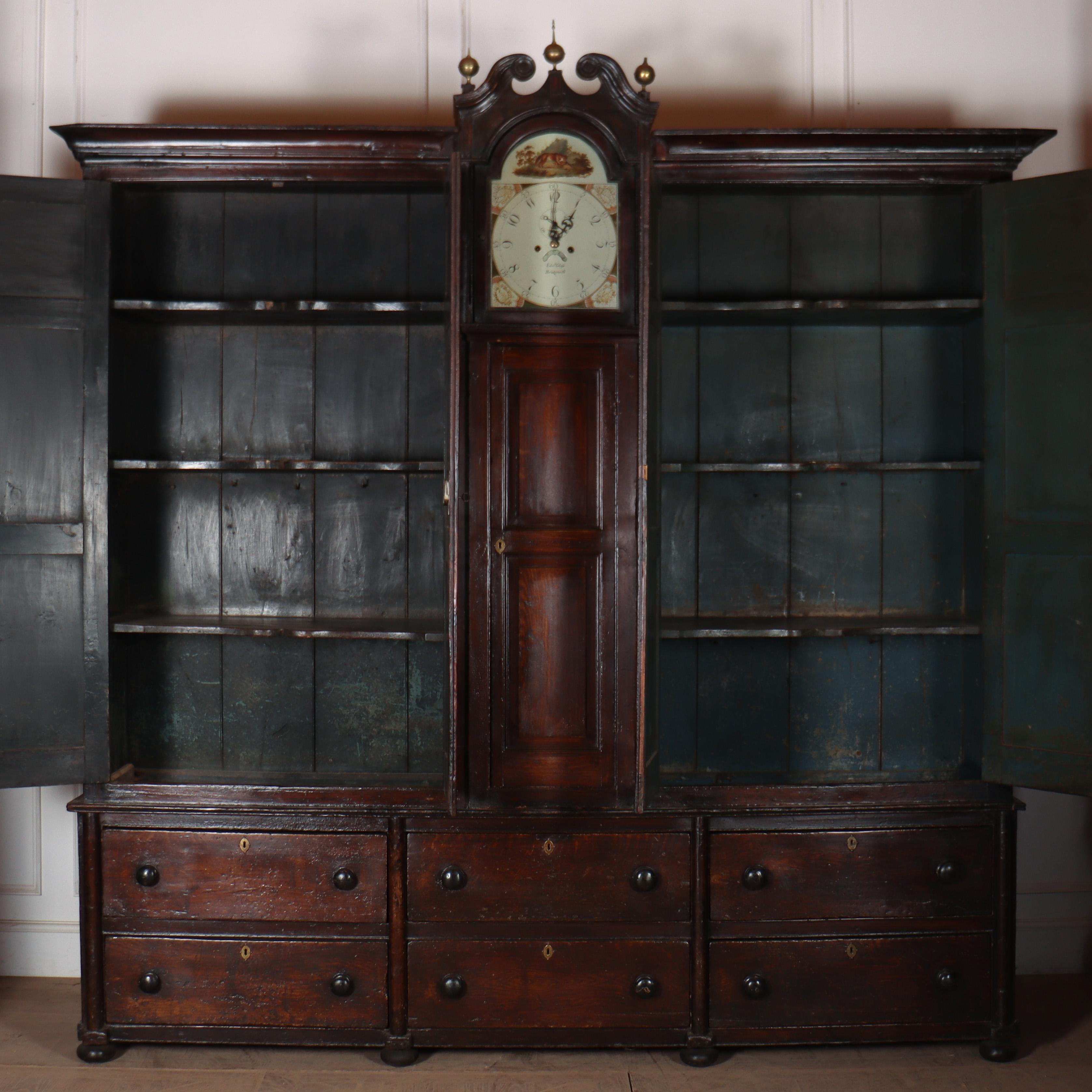 Armoire de ménage anglaise peinte d'origine en vente 2