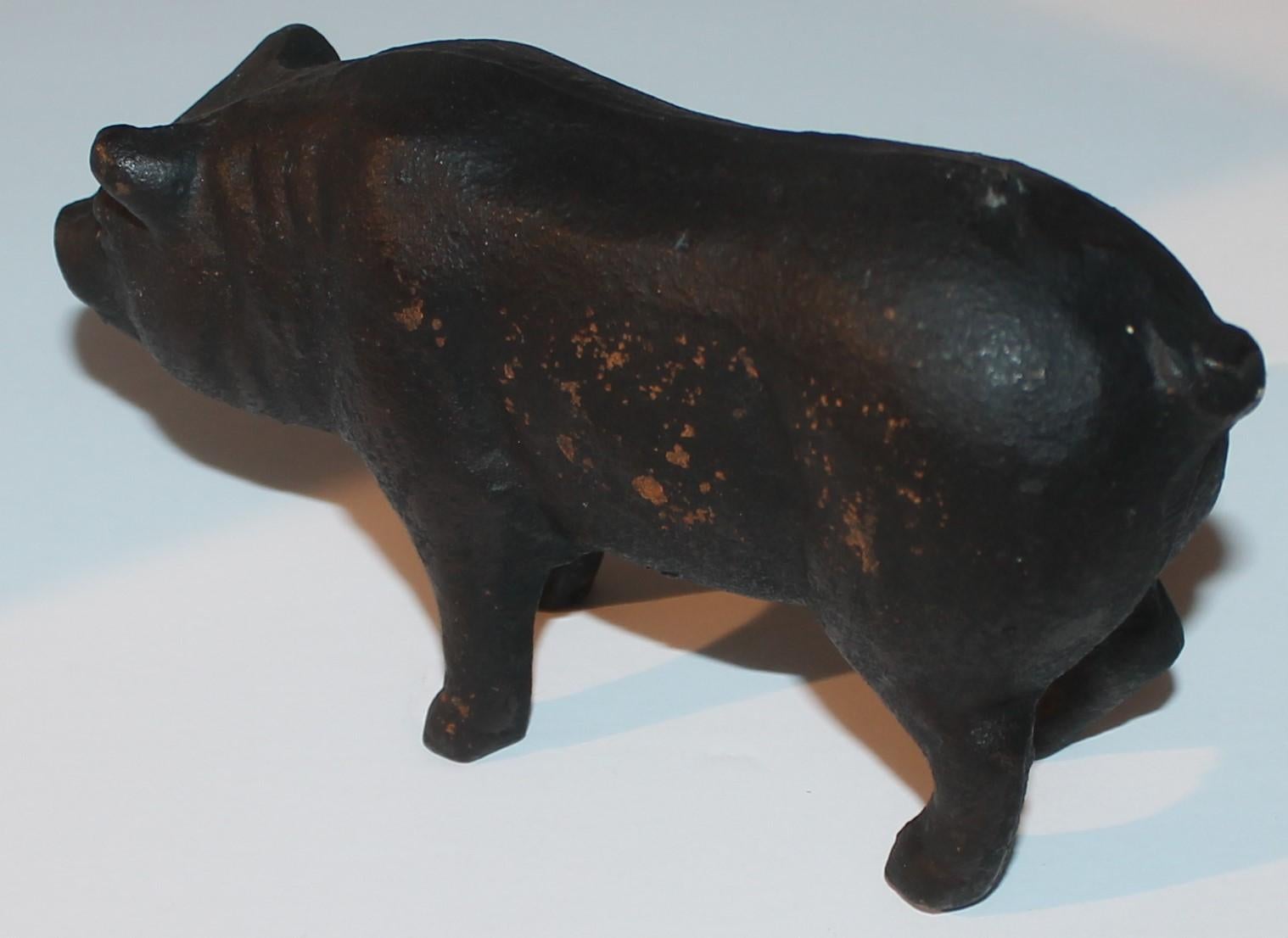 Américain Pig en fer peint d'origine en vente