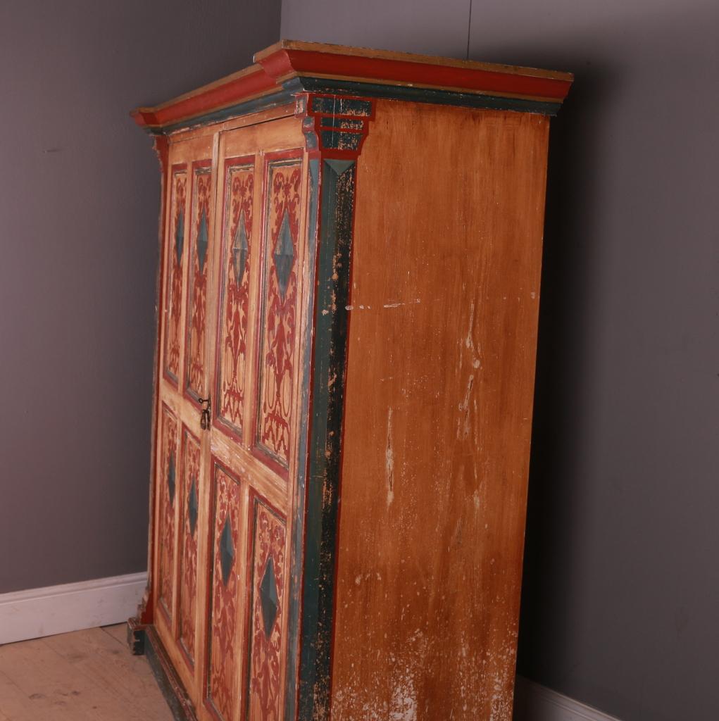 Original Painted Italian Armoire In Good Condition For Sale In Leamington Spa, Warwickshire
