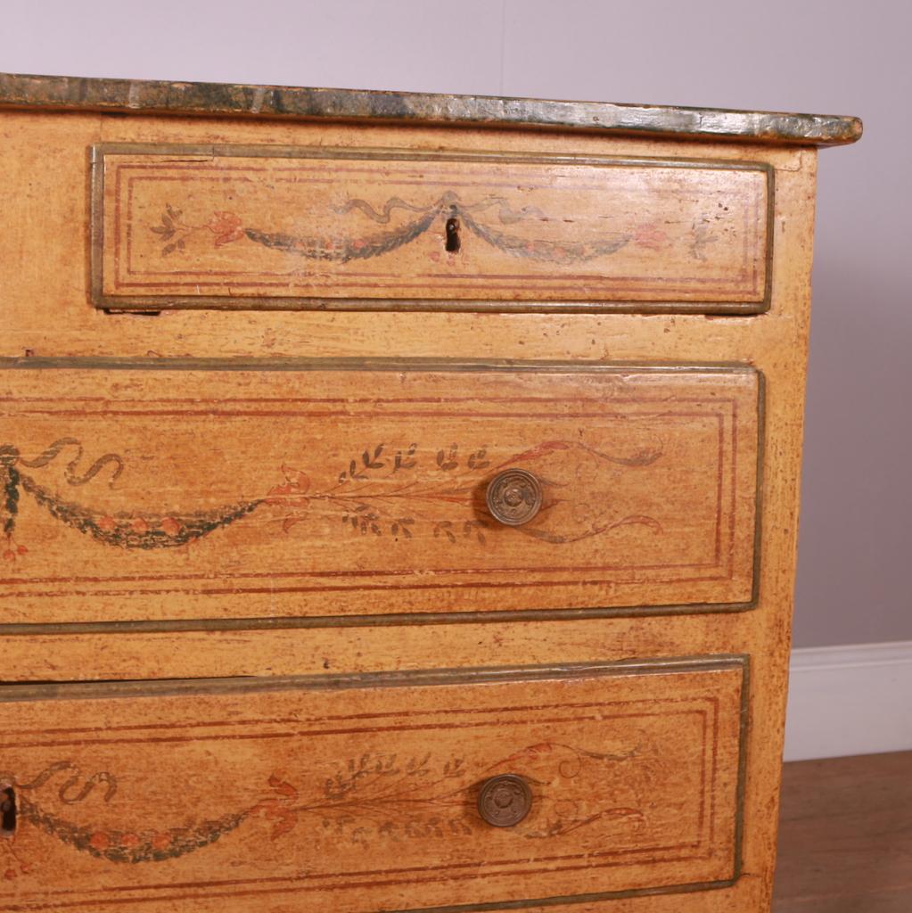 Original Painted Italian Commode In Good Condition For Sale In Leamington Spa, Warwickshire