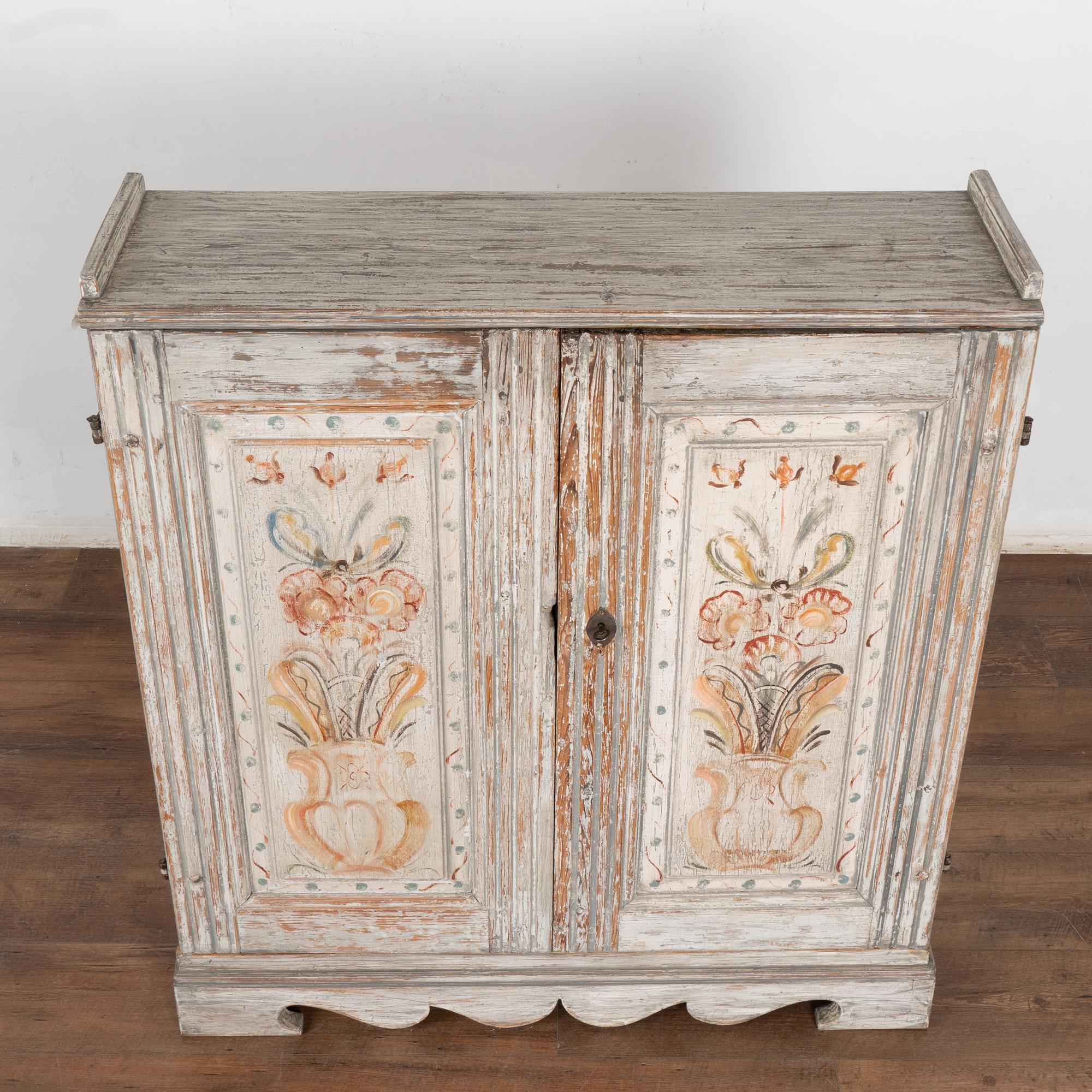Original Painted Narrow Pine Cabinet Sideboard, Sweden circa 1860 In Good Condition In Round Top, TX