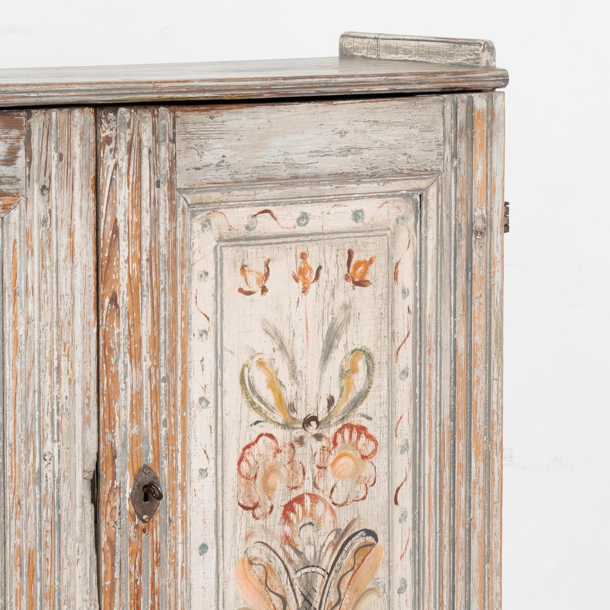 Original Painted Narrow Pine Cabinet Sideboard, Sweden circa 1860 3