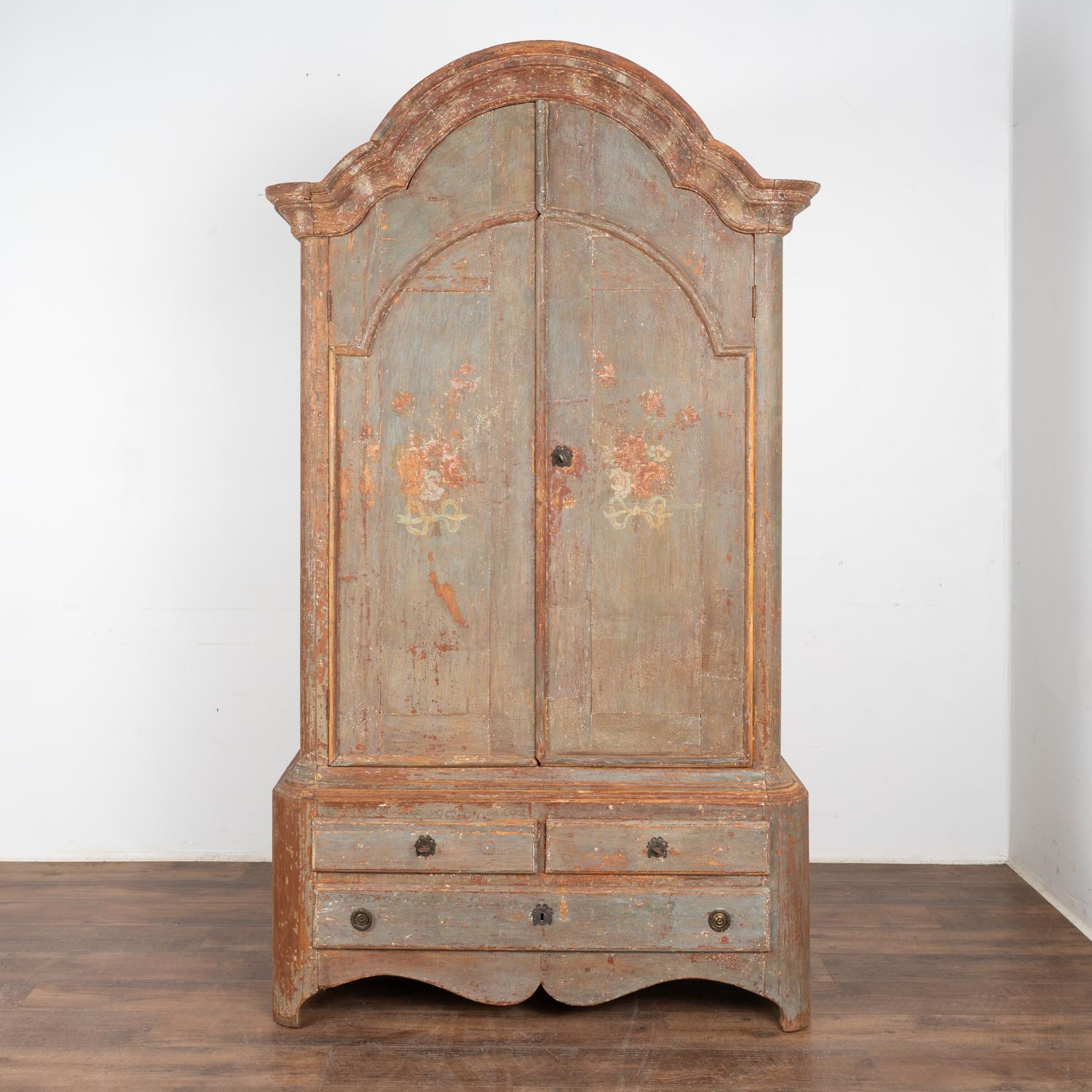 Original Painted Pine Swedish Wedding Cabinet, circa 1820-40 In Good Condition For Sale In Round Top, TX