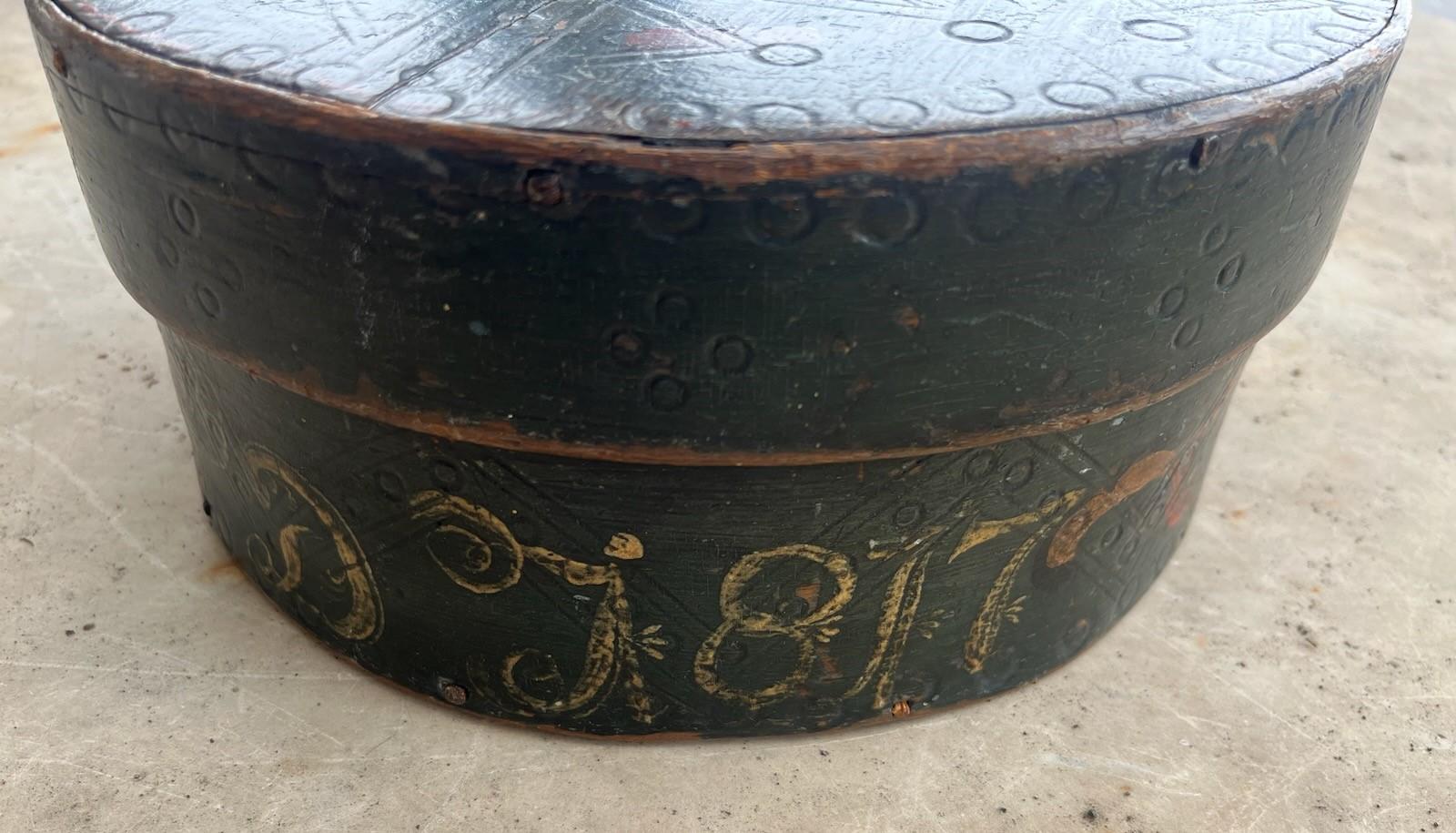 Adirondack Boîte de Pantry originale peinte, signée et datée de 1818 en vente