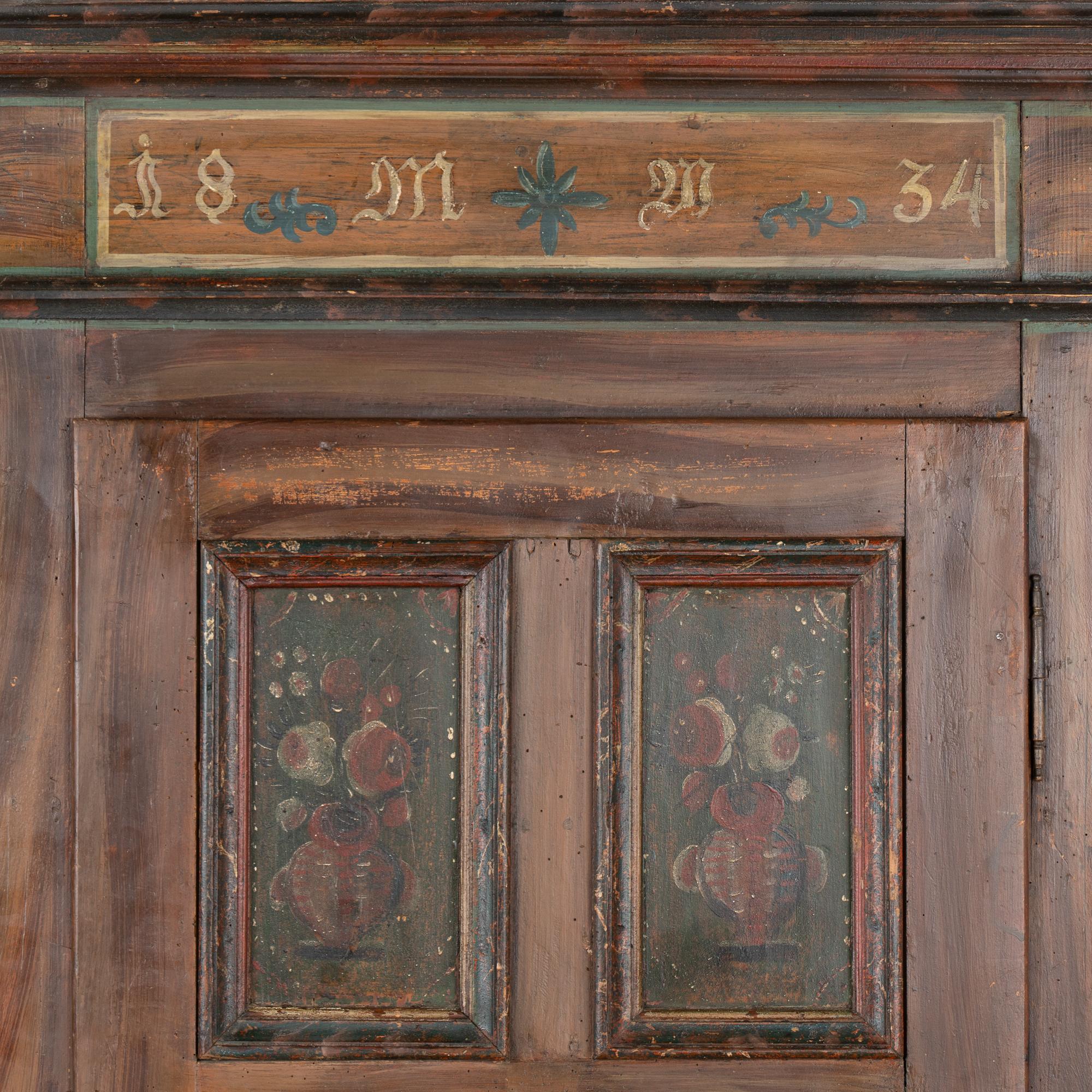Armoire à une porte peinte d'origine d'Autriche, datée de 1834 en vente 4