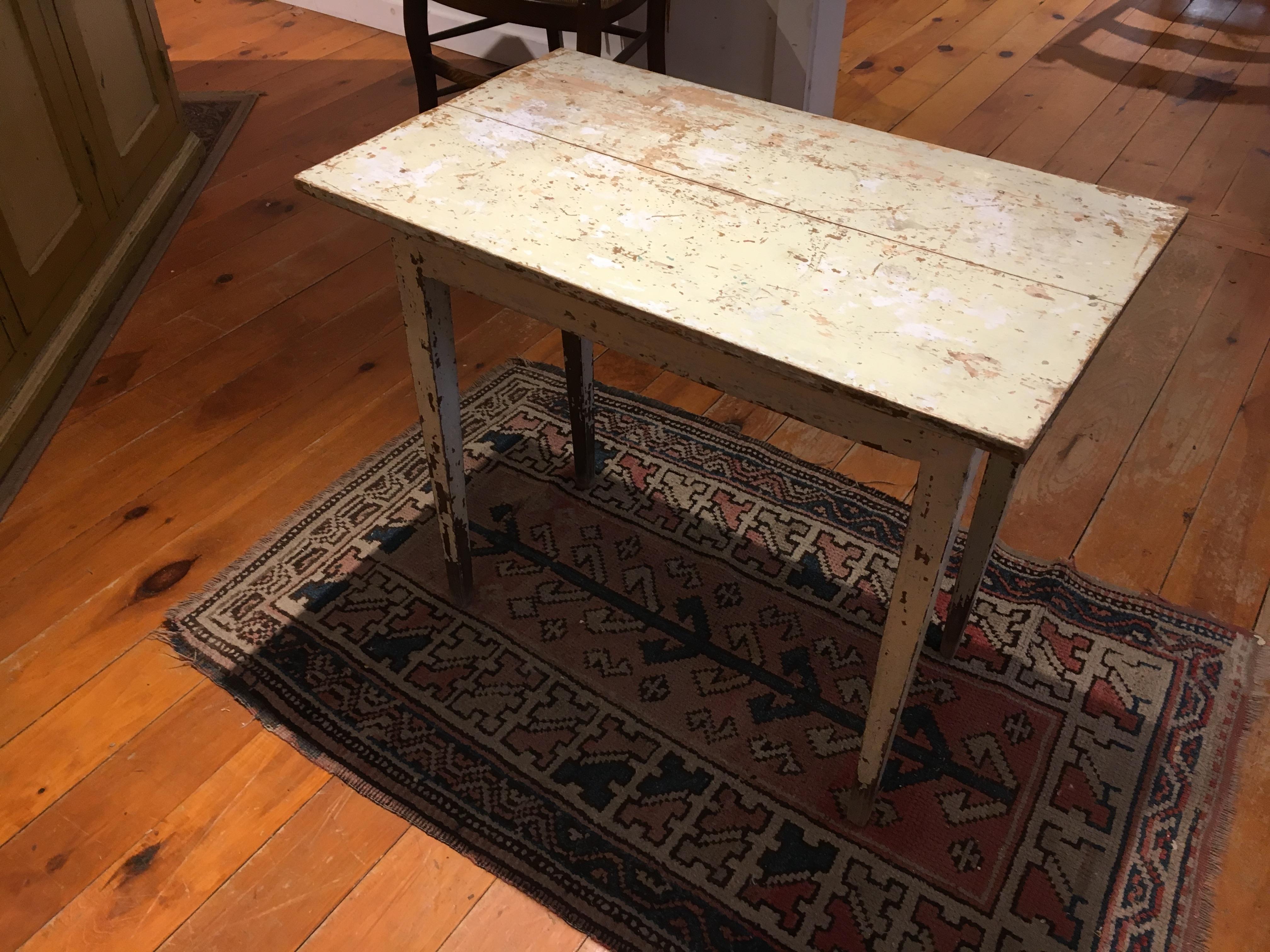 Original Painted Small End Table In Fair Condition In Sheffield, MA