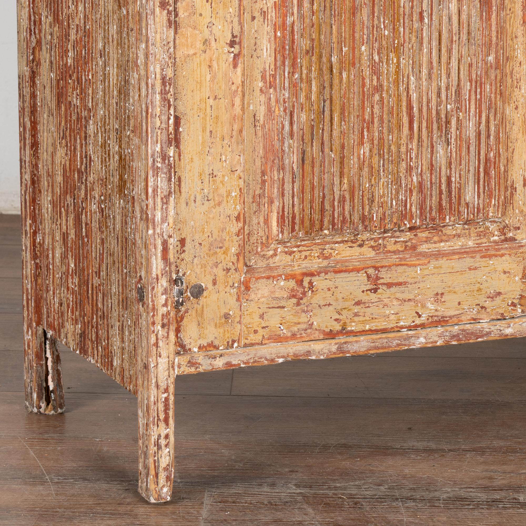 Consola de armario sueca original pintada, hacia 1820-40 en venta 3
