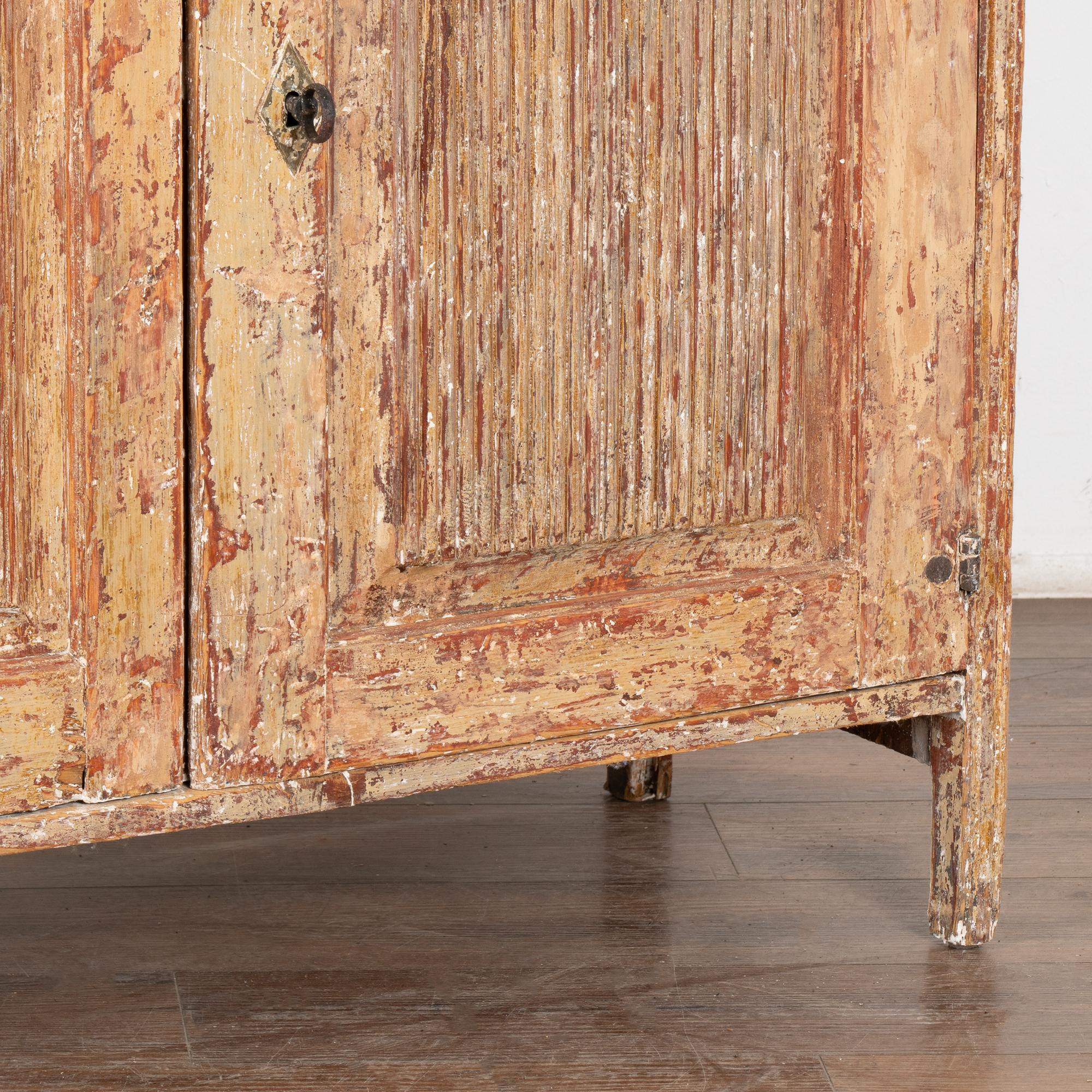 Consola de armario sueca original pintada, hacia 1820-40 en venta 4