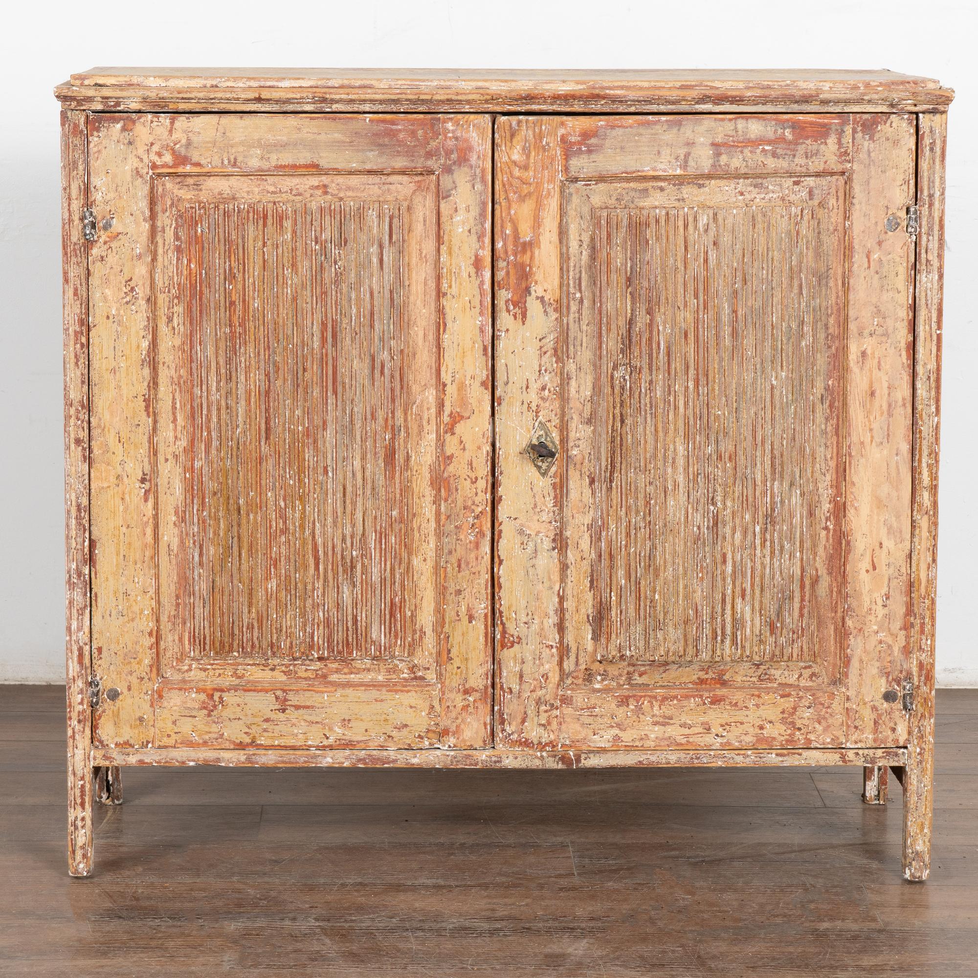 Consola de armario sueca original pintada, hacia 1820-40 Sueco en venta