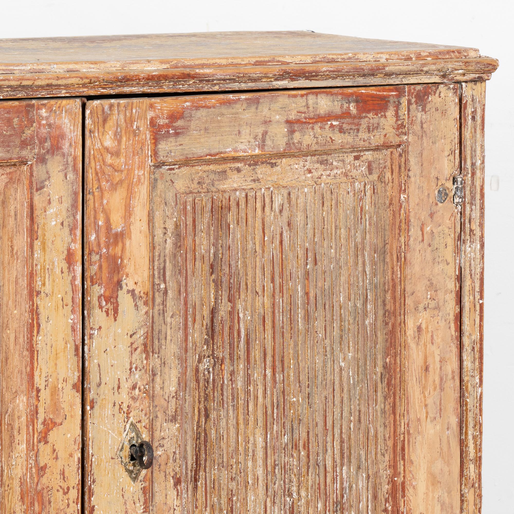 Consola de armario sueca original pintada, hacia 1820-40 Pino en venta