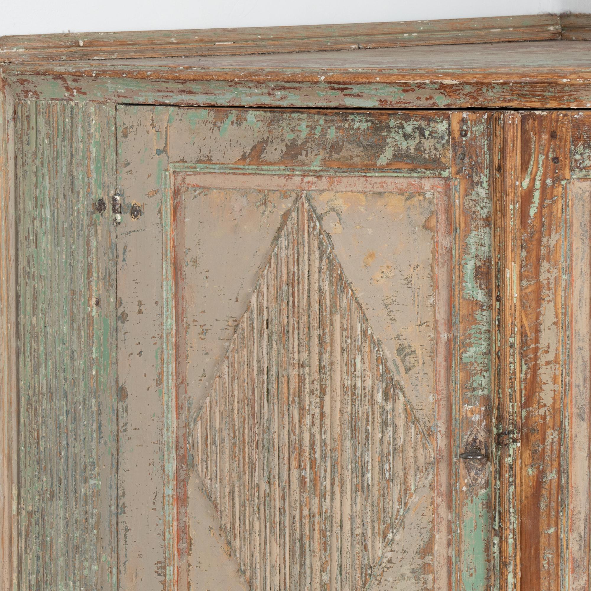 19th Century Original Painted Swedish Corner Cabinet, circa 1840