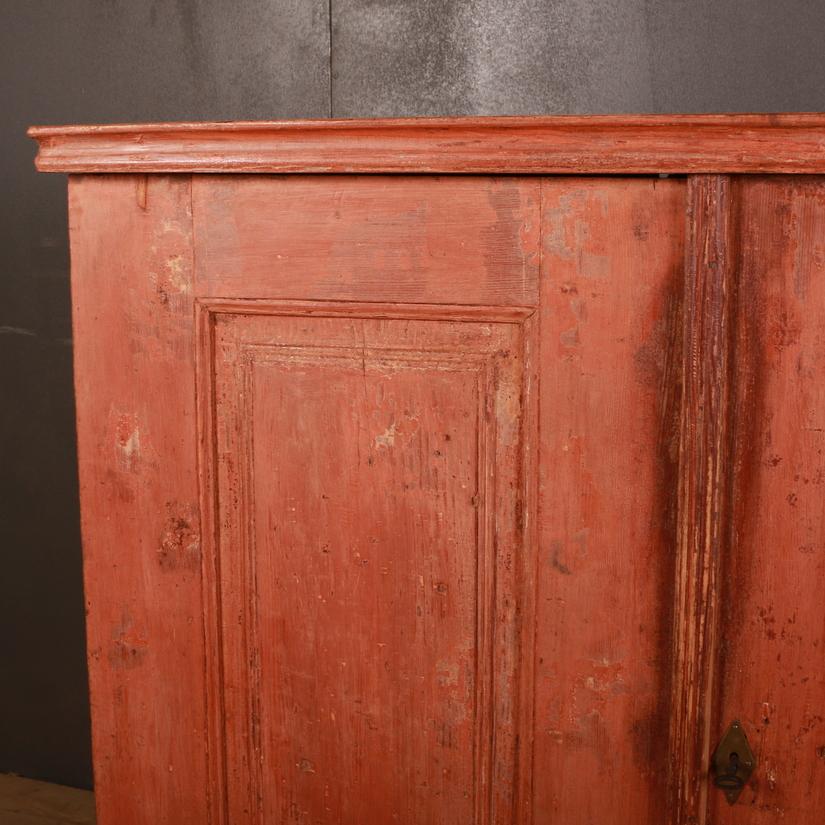 Early 19th century Swedish 2-door buffet scraped back to the original paint finish. Interior fitted with 2 drawers and shelves, 1810

      

Dimensions
44.5 inches (113 cms) wide
18.5 inches (47 cms) deep
47 inches (119 cms) high.